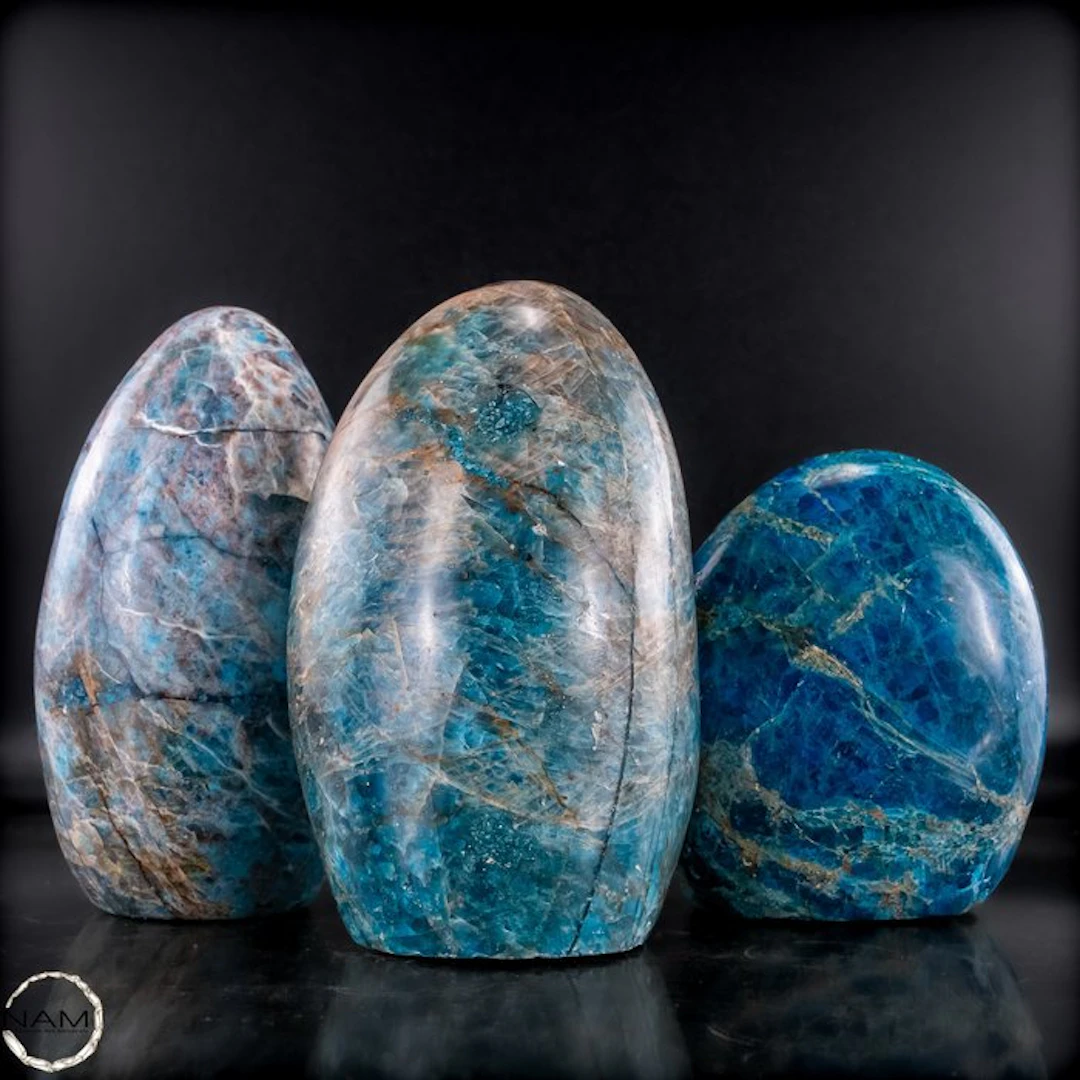 Apatite Freeform Lot – Bright blue hues in natural diversity- 2417.36 g - (3)