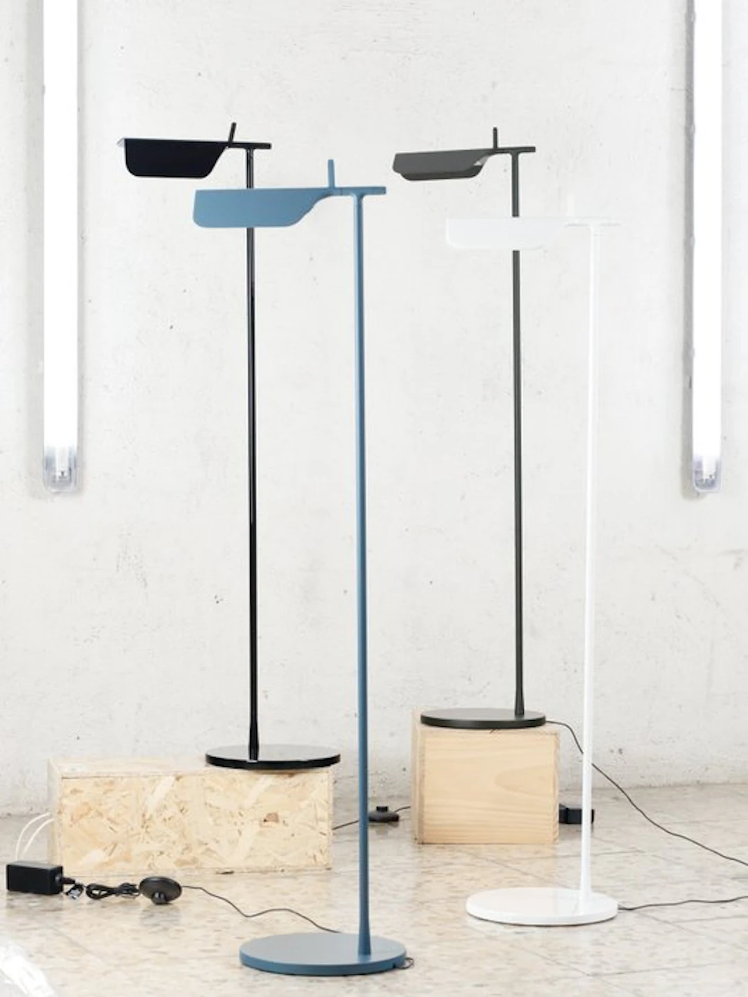Flos - Edward Barber - Jay Osgerby - Floor lamp - Tab Floor - PMMA