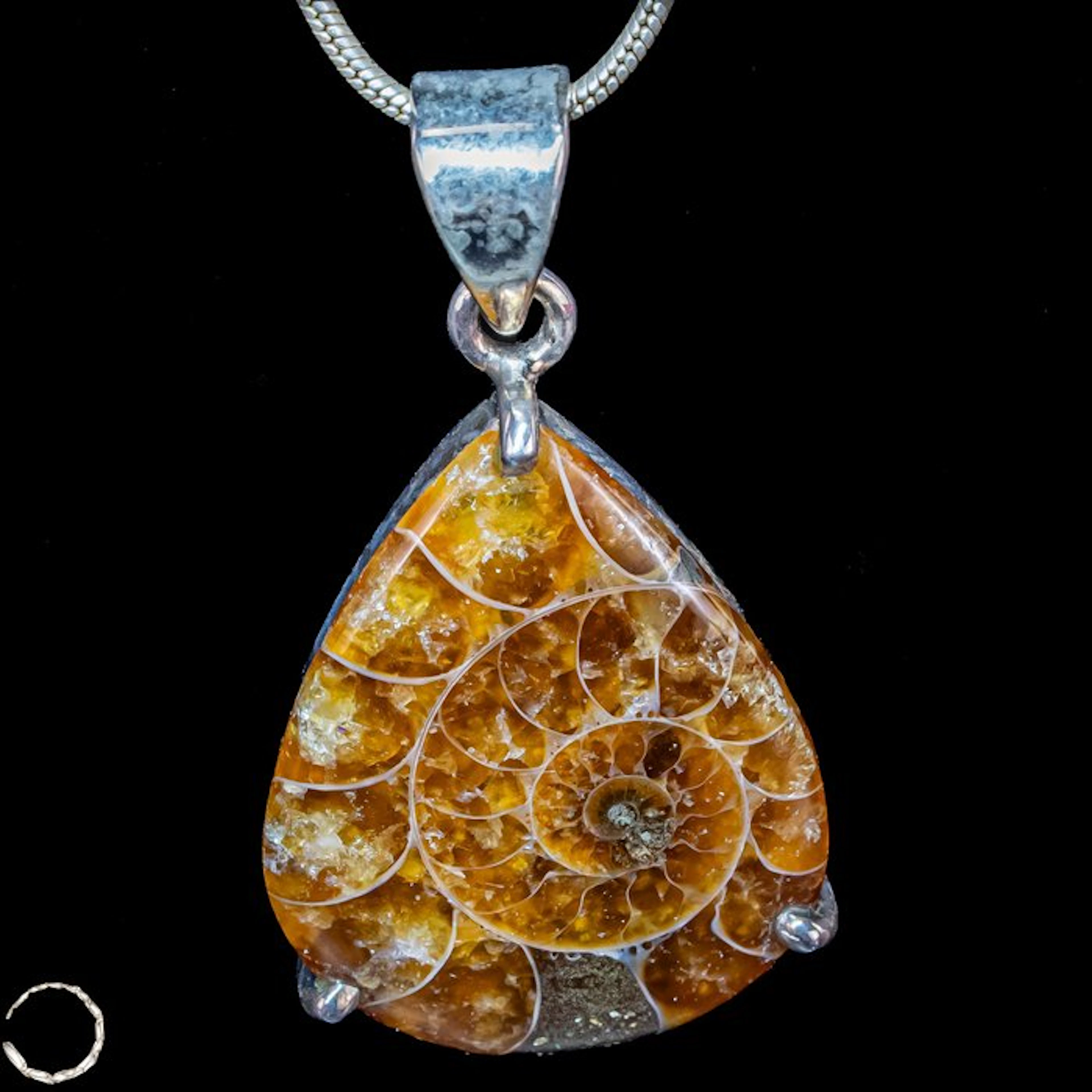 Very rare ammonite - fossil fragment 925 silver pendant - 35.9 ct- 7.18 g