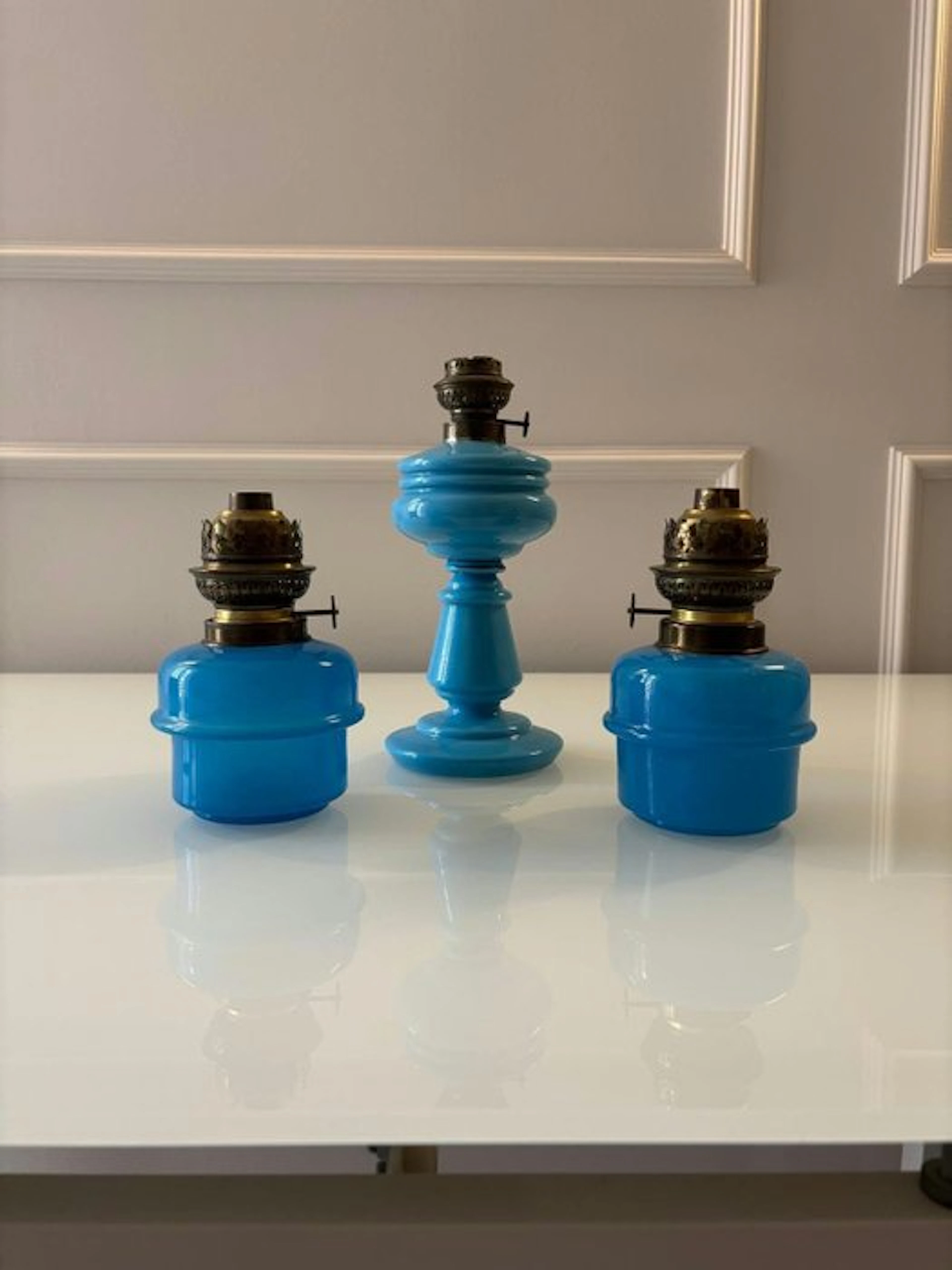 Triptych Opaline Glass - Kerosene lamp - Glass - Early 20th Century