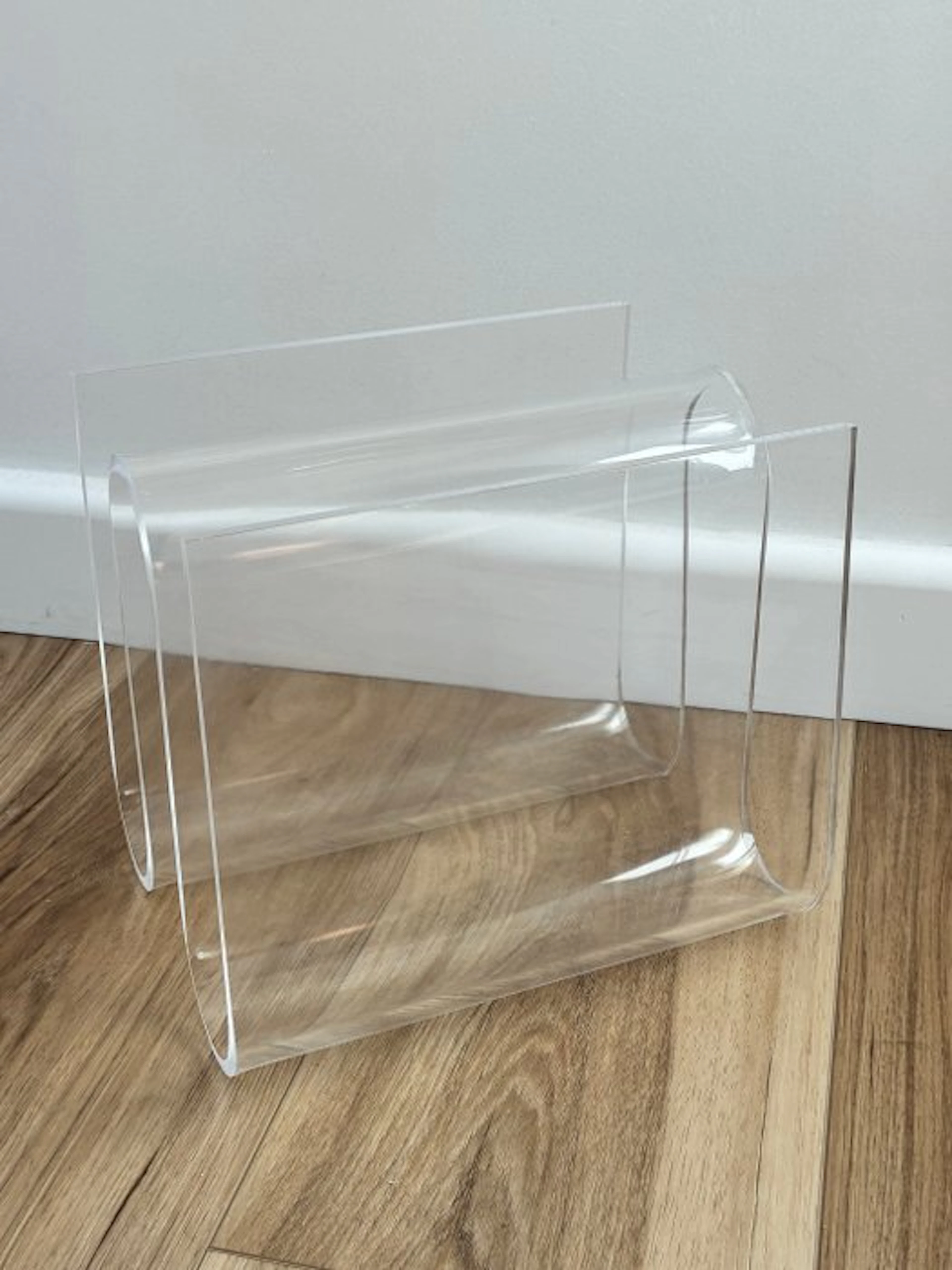 Magazine rack - Plexiglass