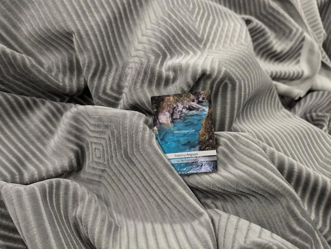 Geometrie di lusso – Velluto Jacquard Esclusivo Enzo...