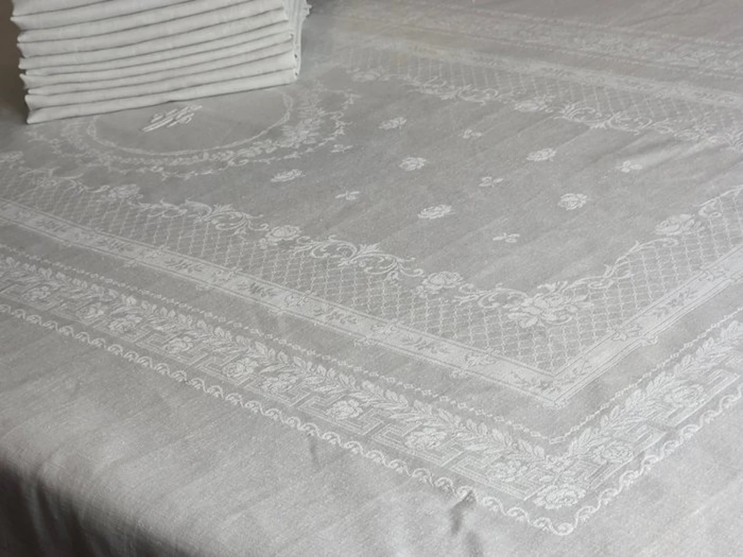 MM - Tablecloth (13) - 233 cm - 160 cm - Tablecloth and 12 napkins.