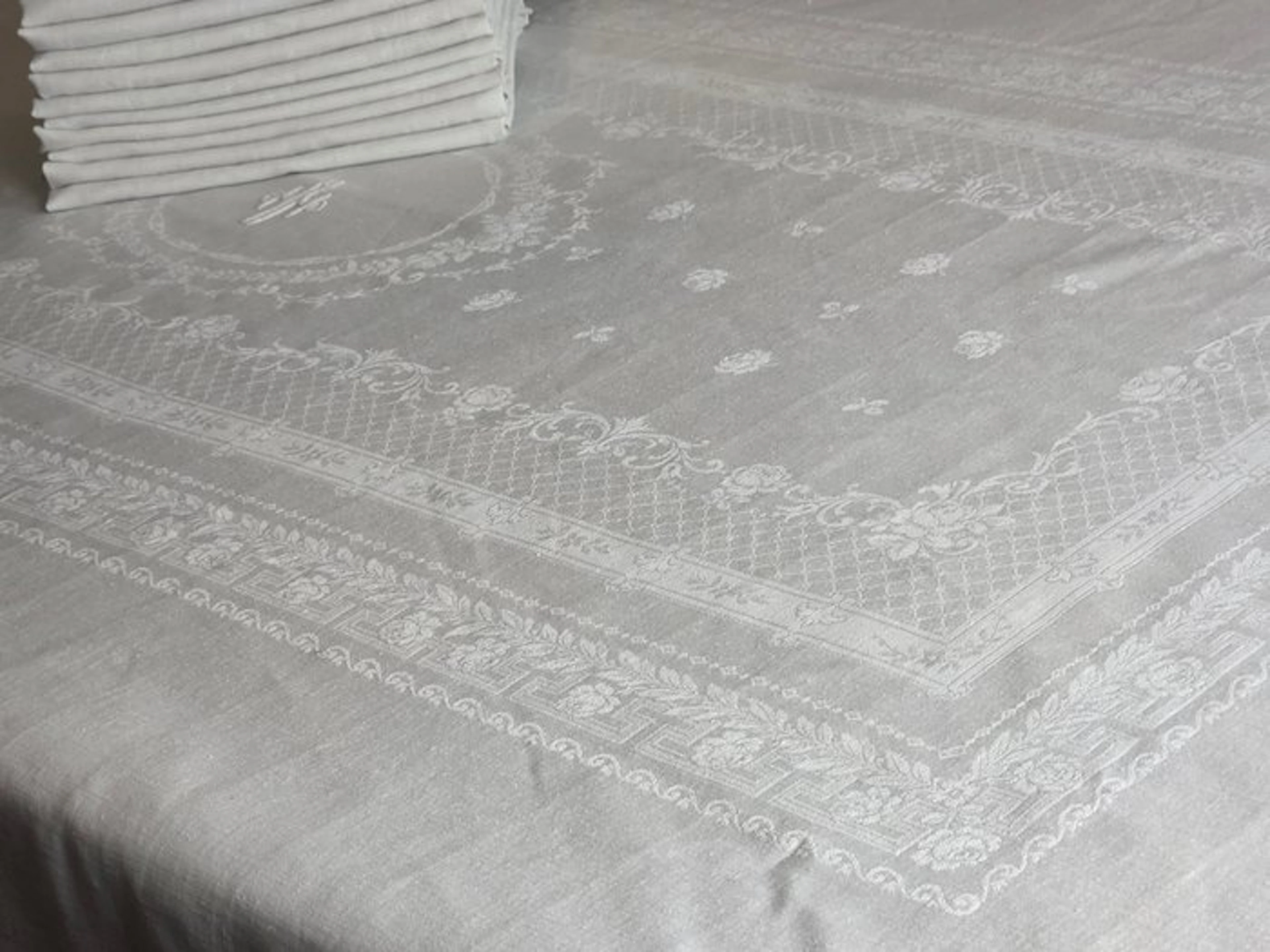 MM - Tablecloth (13) - 233 cm - 160 cm - Tablecloth and 12 napkins.