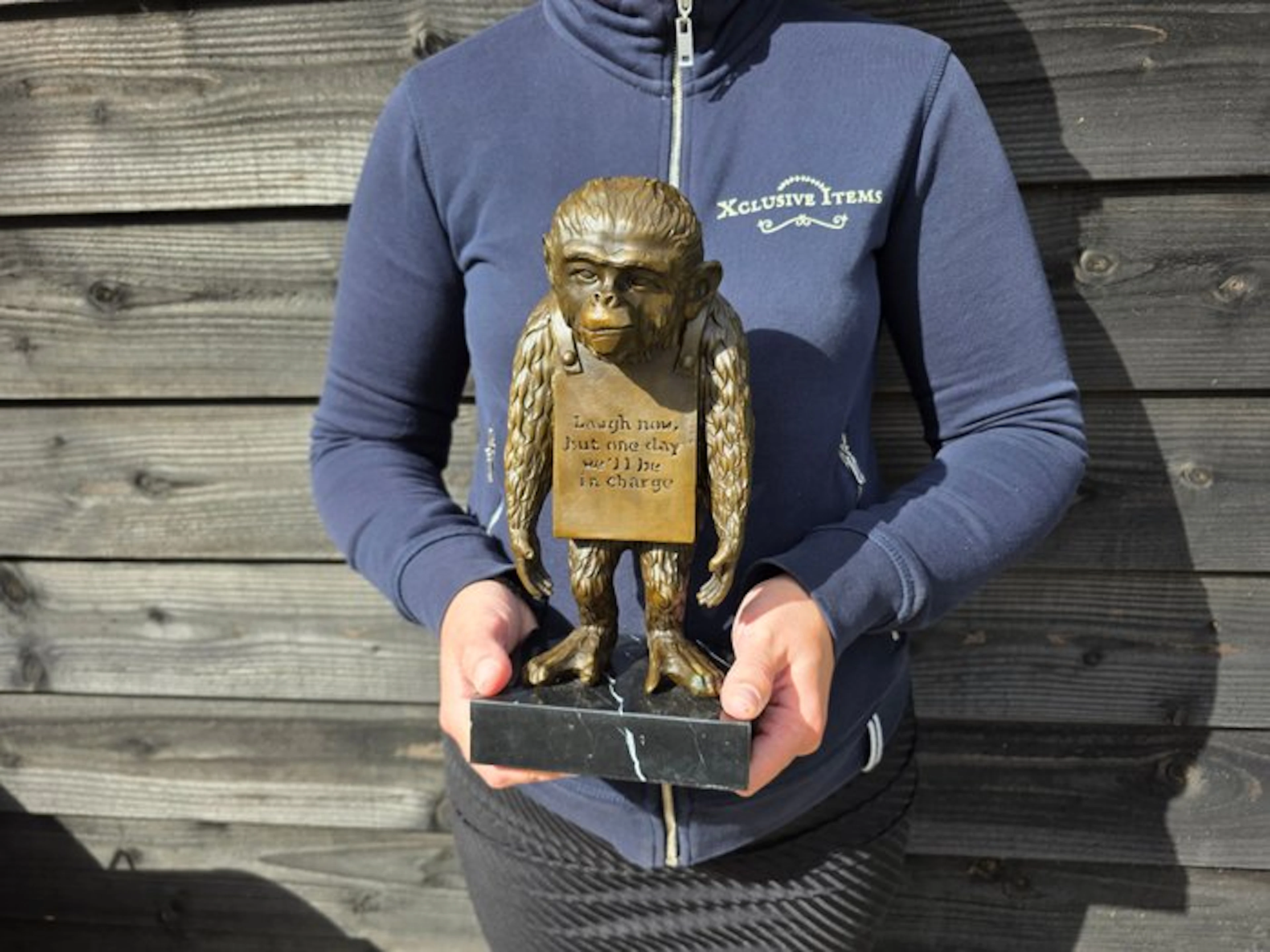 Statue, Laugh Now Monkey - After Banksy - 27 cm - Bronze, Marble - 2026