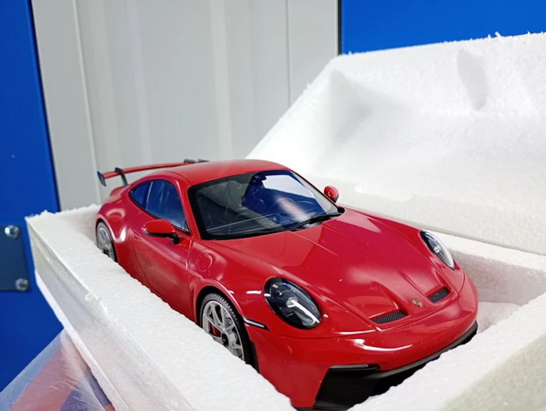 MiniChamps 1:18 - Model sports car - Porsche 911 (992) GT3