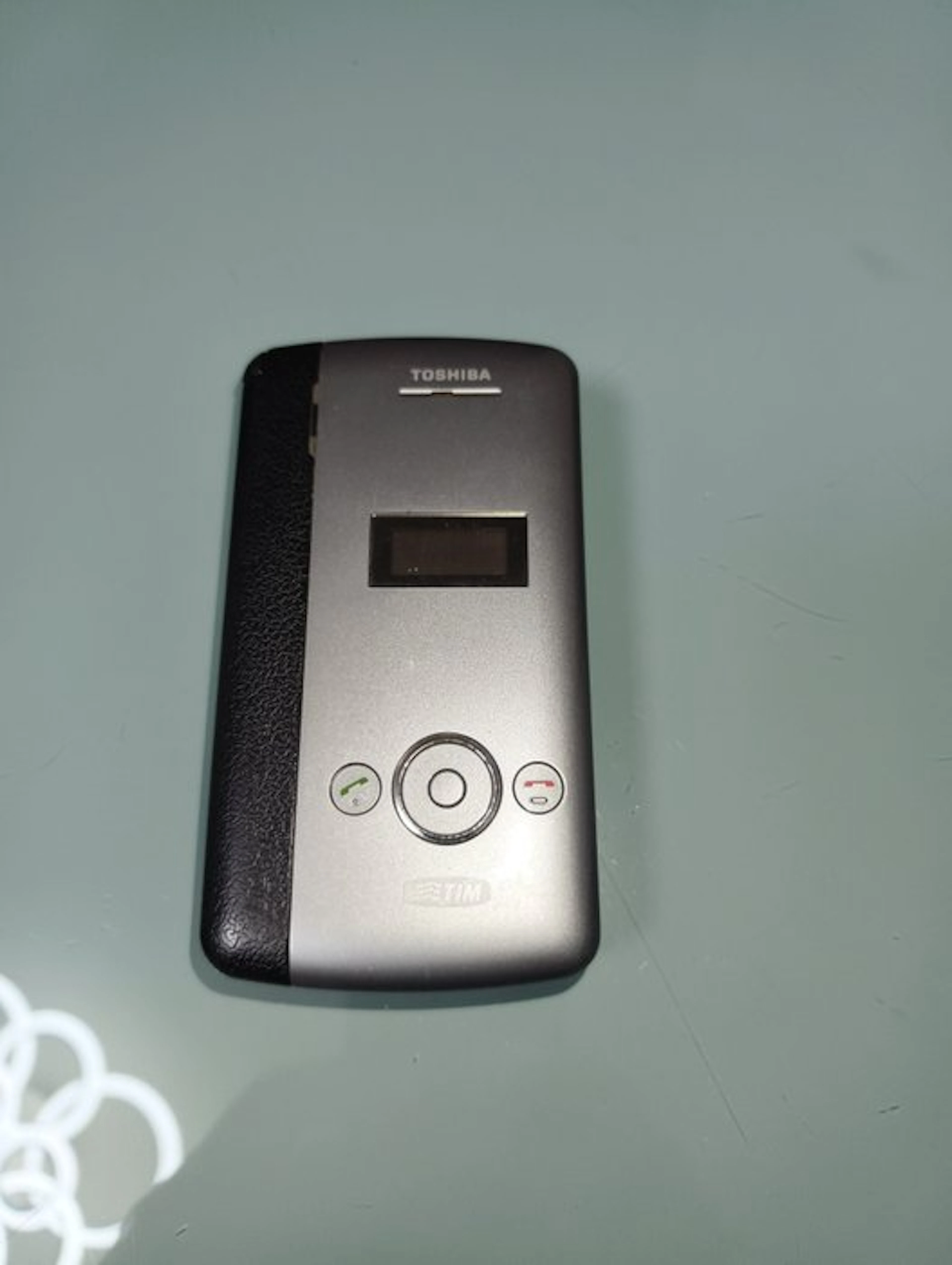 Toshiba Portege G910 - Mobile phone (1)