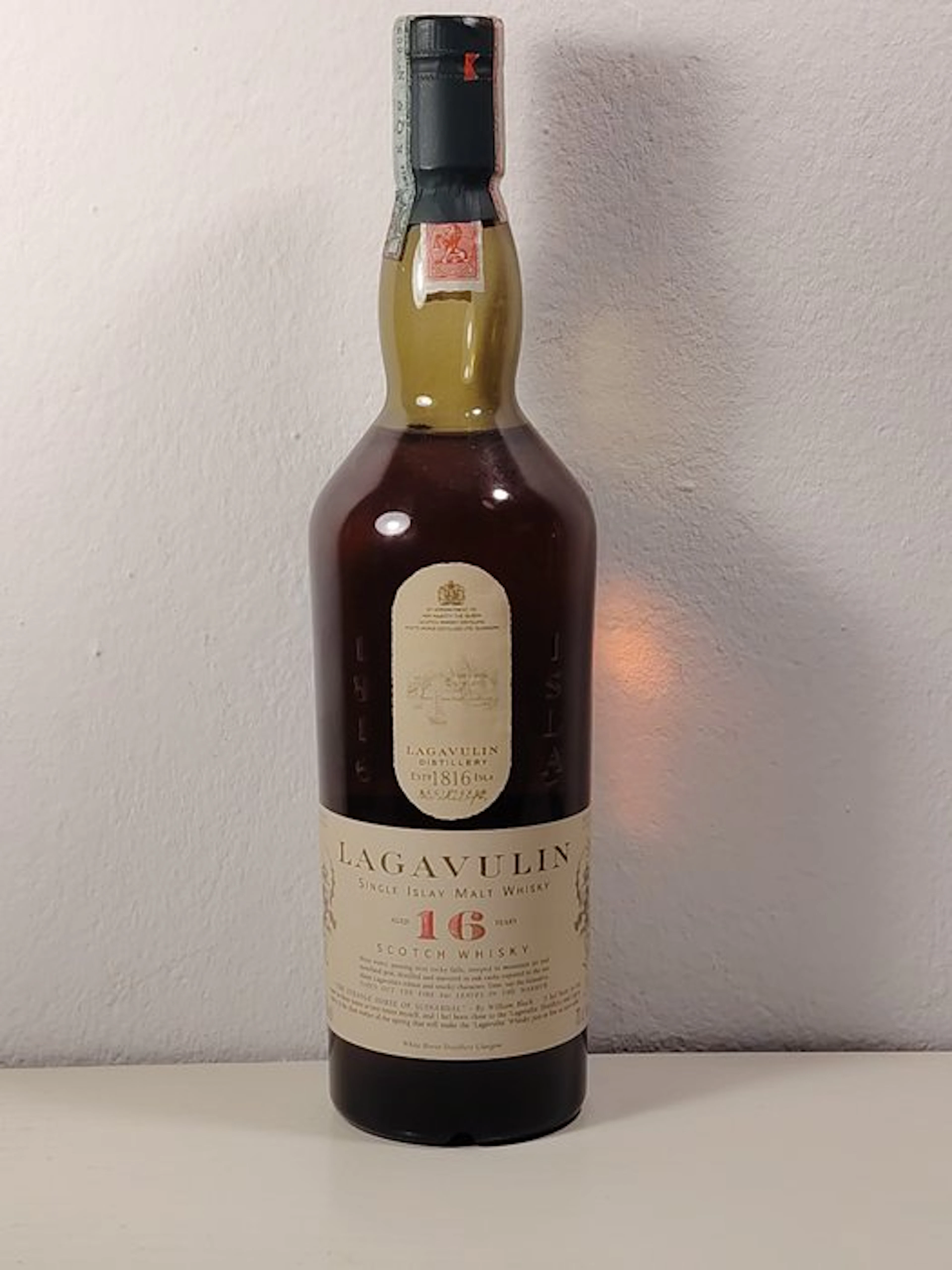 Lagavulin 16 years old White Horse - b. 1990s - 75cl
