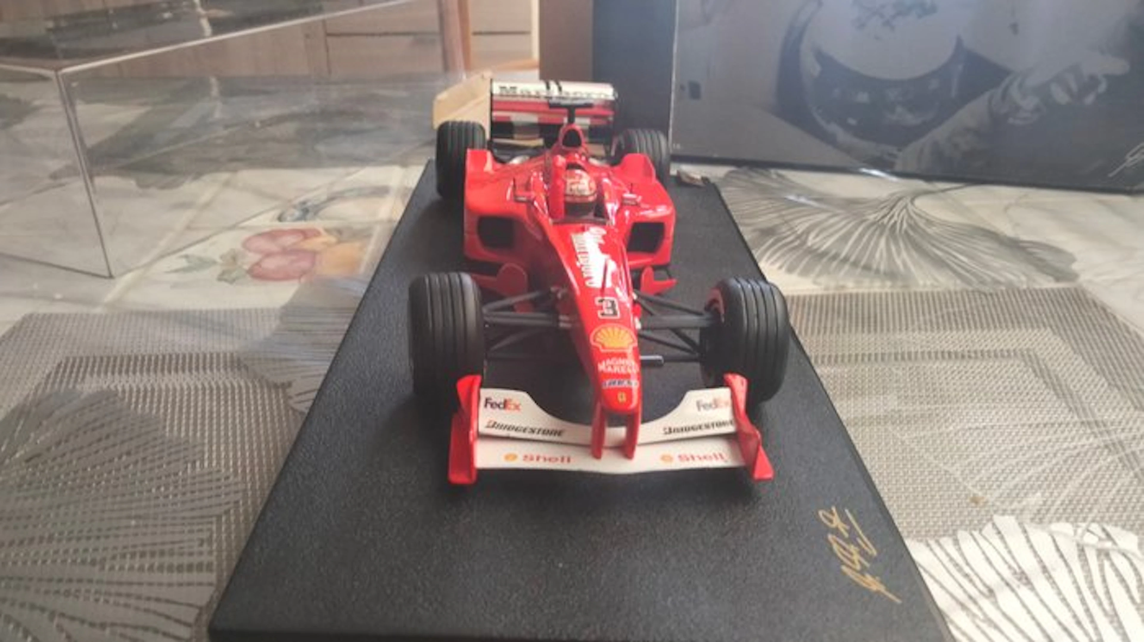 Hot Wheels 1:18 - Model race car - Ferrari F1 2000...