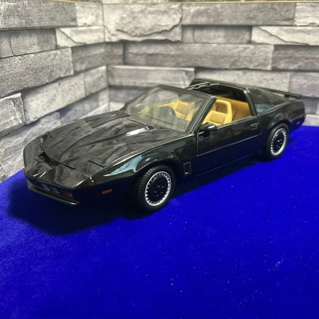 Ertl 1:18 - Model car - Knight Rider K.I.T.T