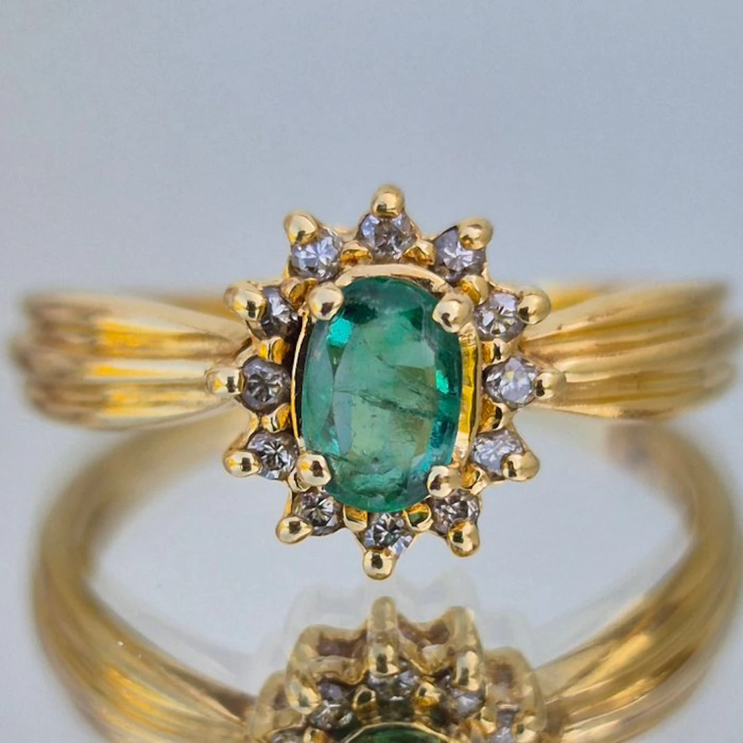 No reserve price - Ring - 18 kt. Yellow gold - 0,37ct. tw. Emerald - Diamond