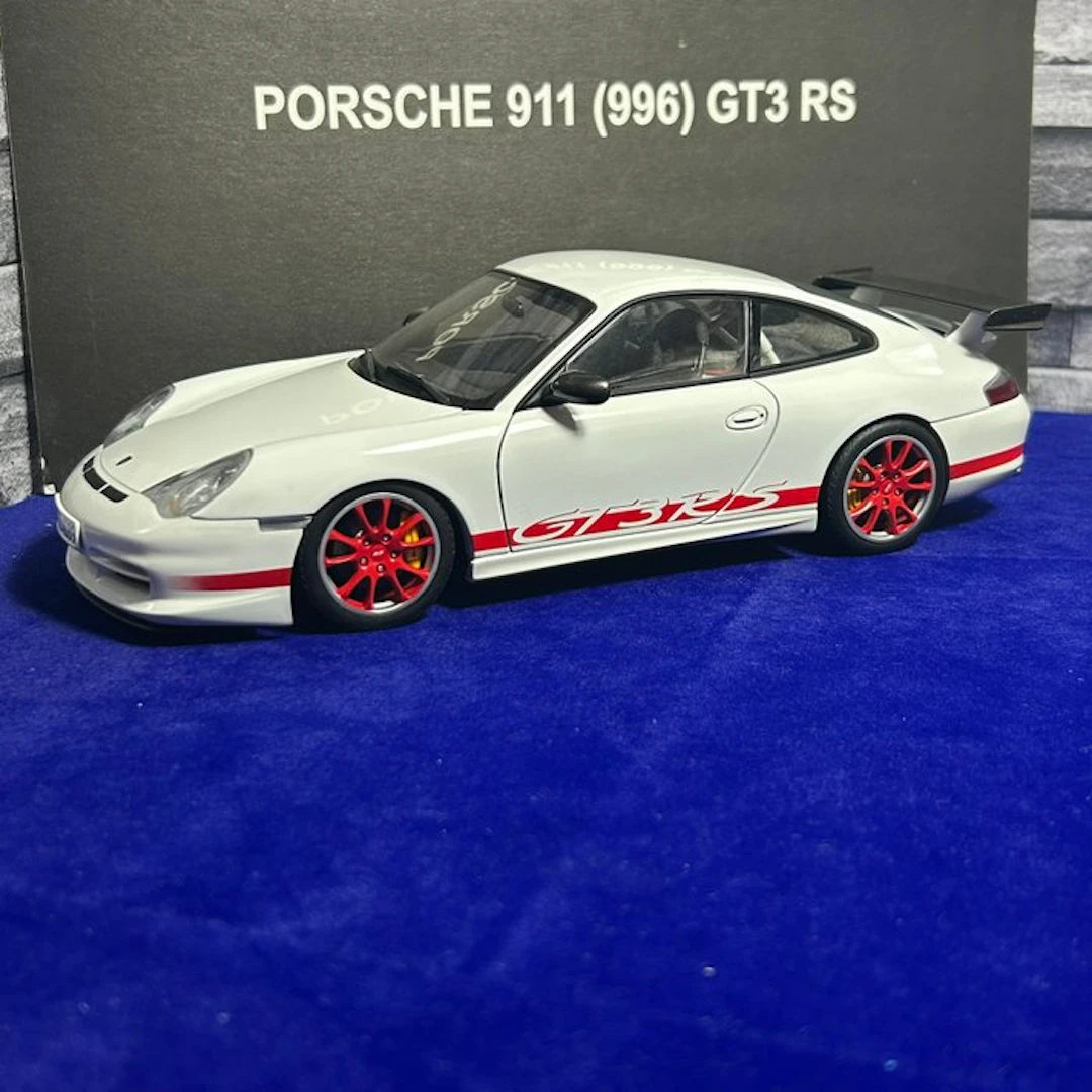 Autoart 1:18 - Model car - AUTOart Racing Division 1:18...