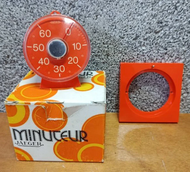 Clock - Jeger - Industrial Plastic - 1960-1970