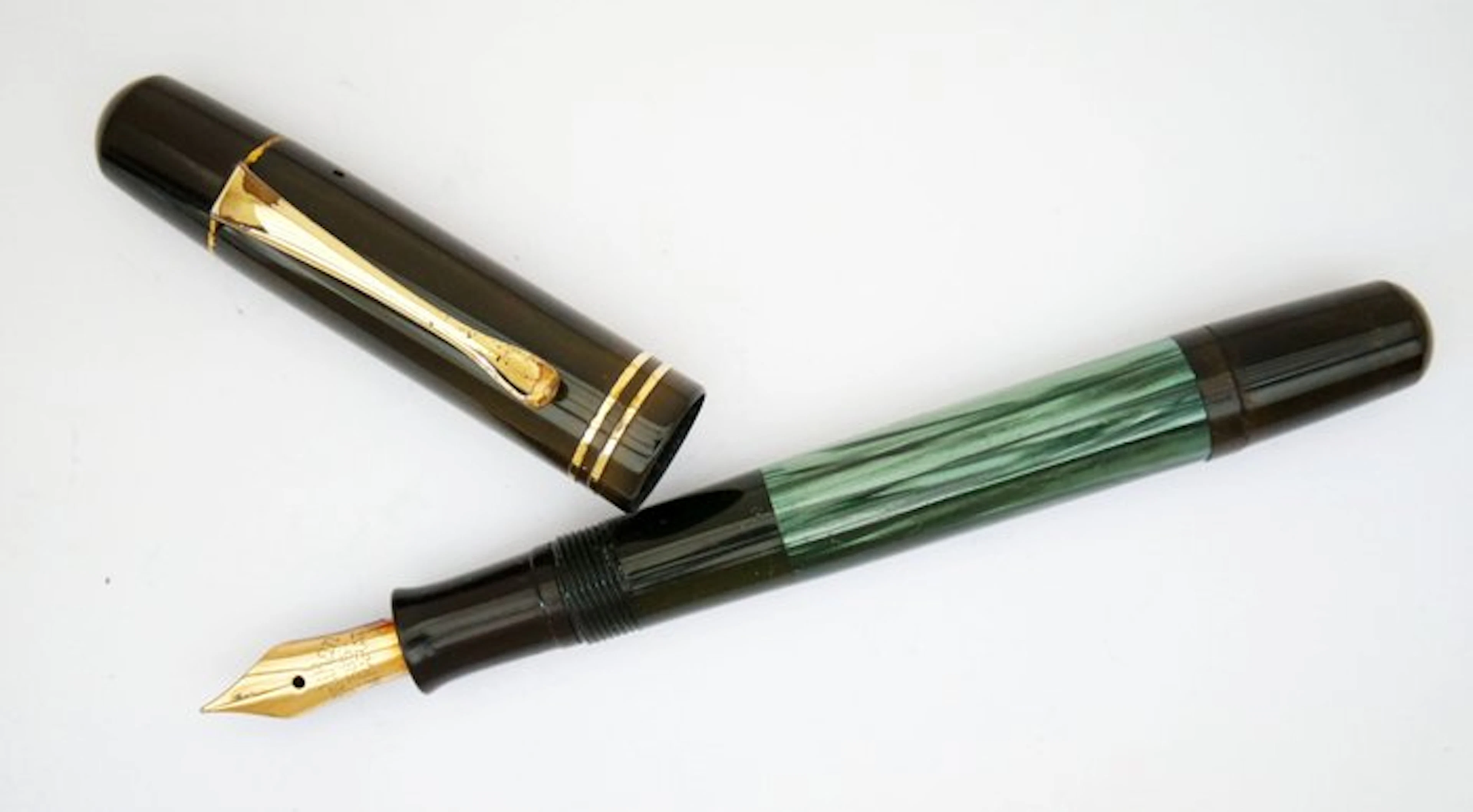 Pelikan - 100N Milano style Italian production - Fountain pen