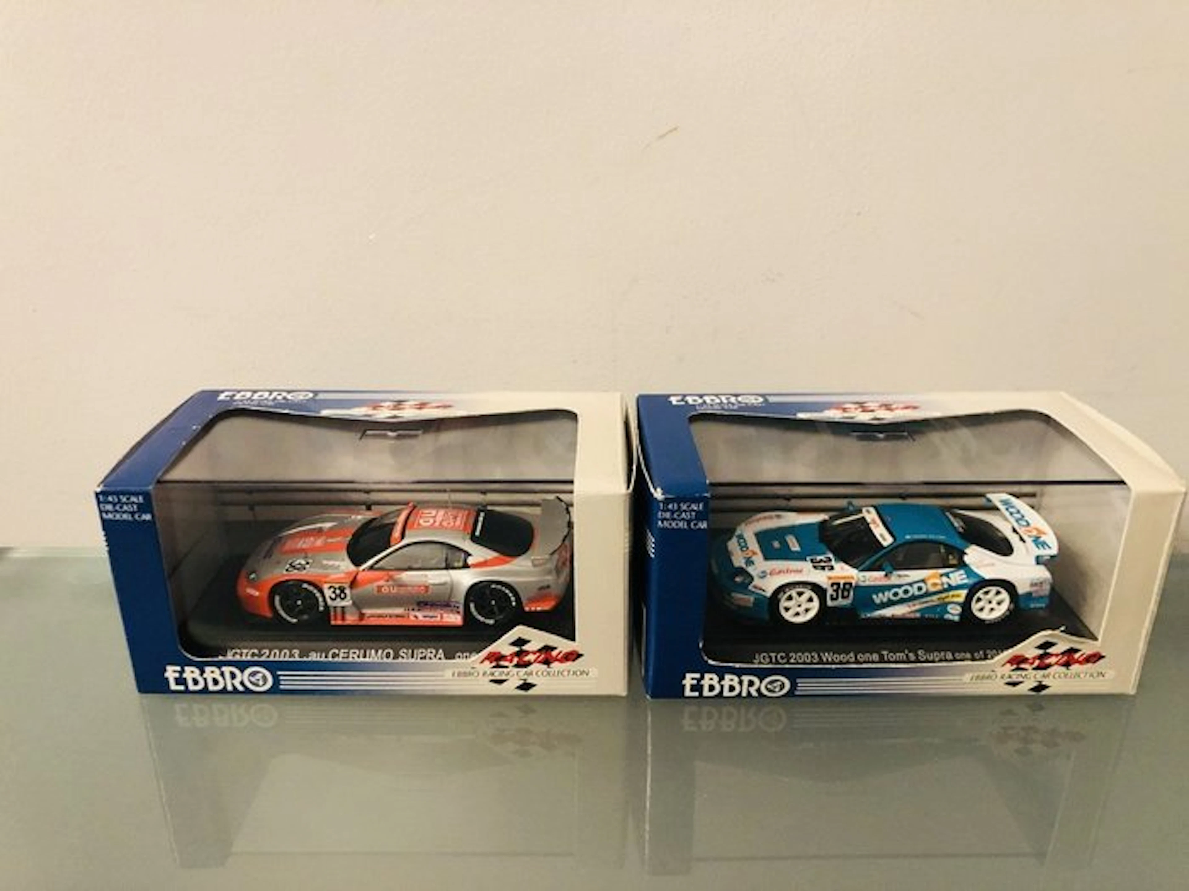 Ebbro 1:43 - Model car (2) - 2x Toyota Supra