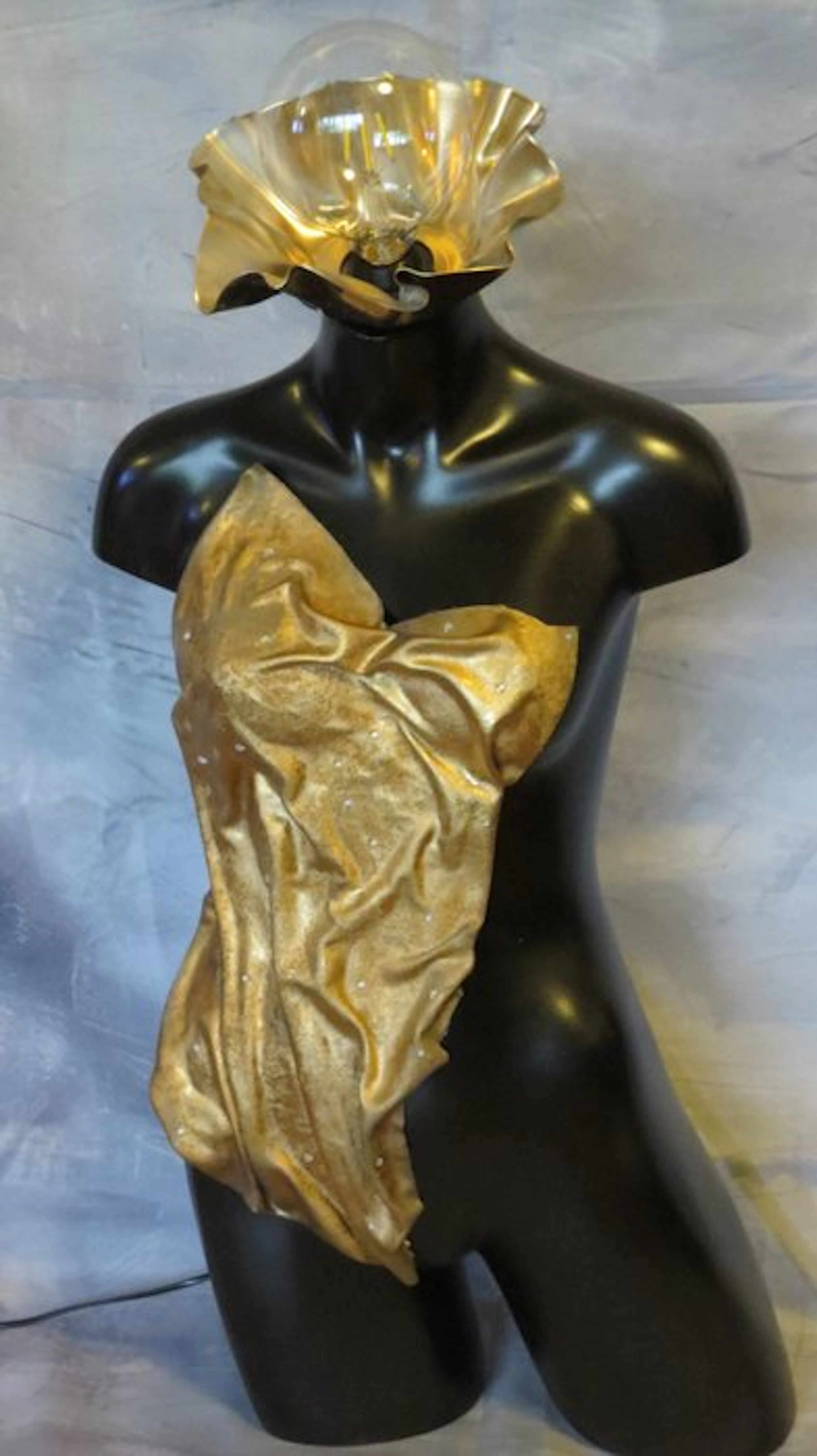 T(INK) Art - Mannequin - „La Femme Dorée“ - Polypropylene