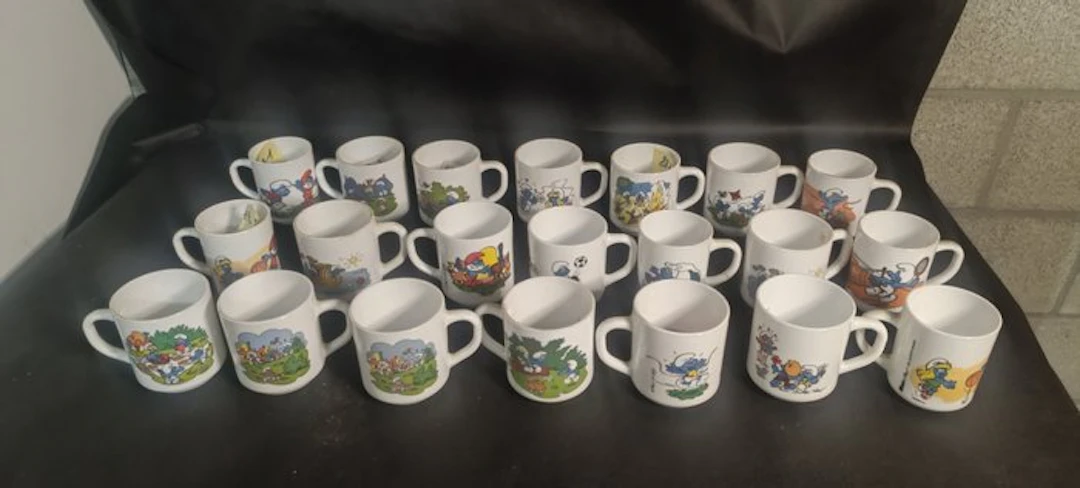 Memorabilia collection - Arcopal cup featuring the Smurfs, 1980s–1990s