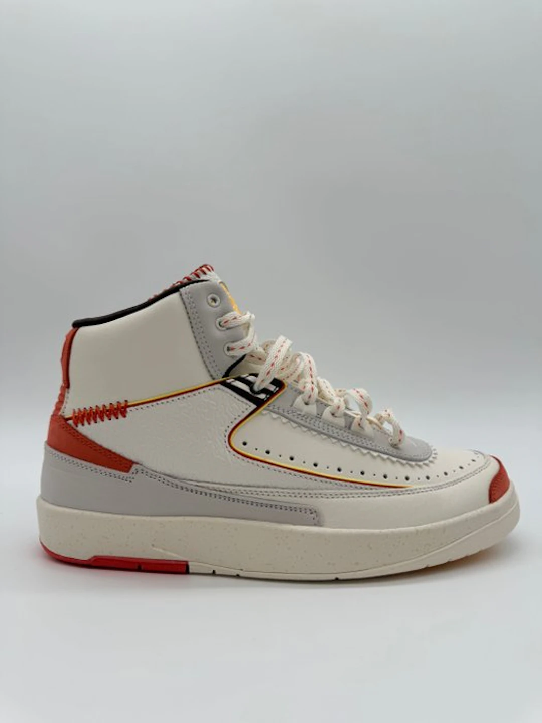Air Jordan - Jordan 2 Retro Maison Chateau Rouge - Sneakers - Size: EU 41