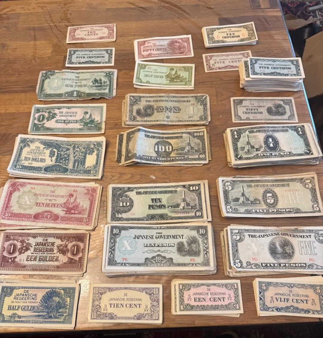 Japan. - 526 banknotes - 1940/1945 (No reserve price)