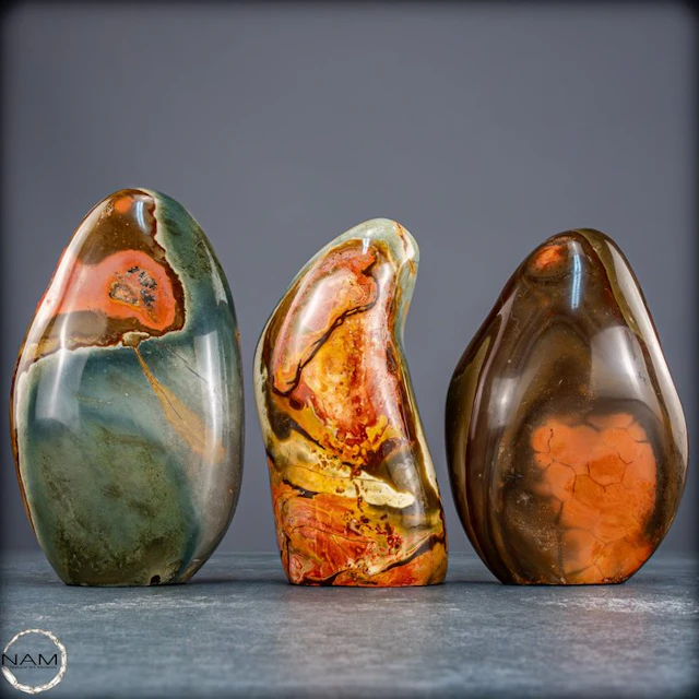 Natural polychrome jasper freeforms – harmonious 3-piece set- 2395.77 g - (3)
