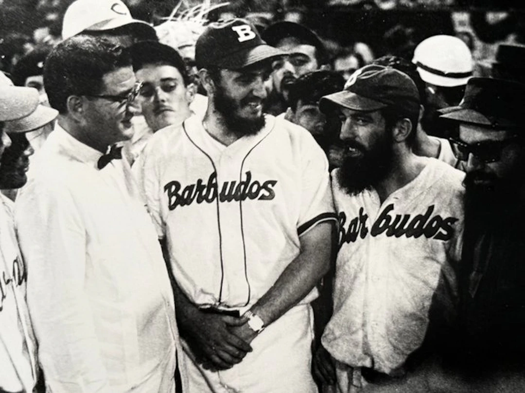 Alberto Korda (1928–2001) - "Fidel Castro jugando al...