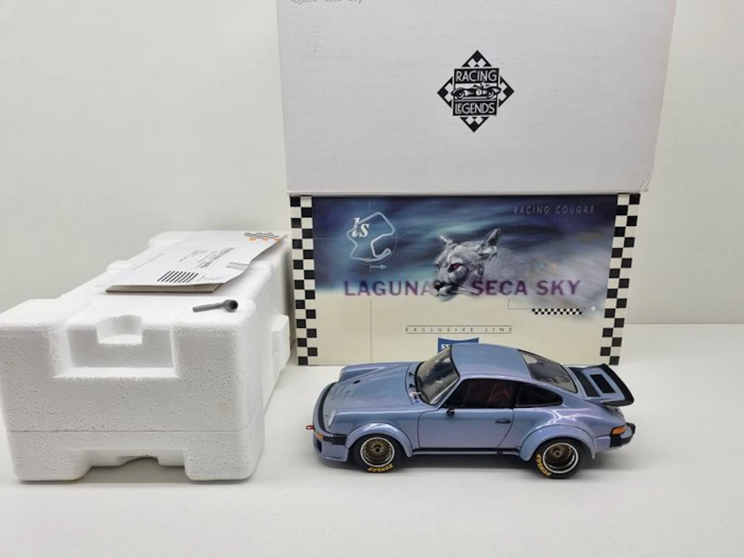 Exoto 1:18 - Model car - Porsche 911 934 Turbo RSR - Laguna Seca Sky Rare!
