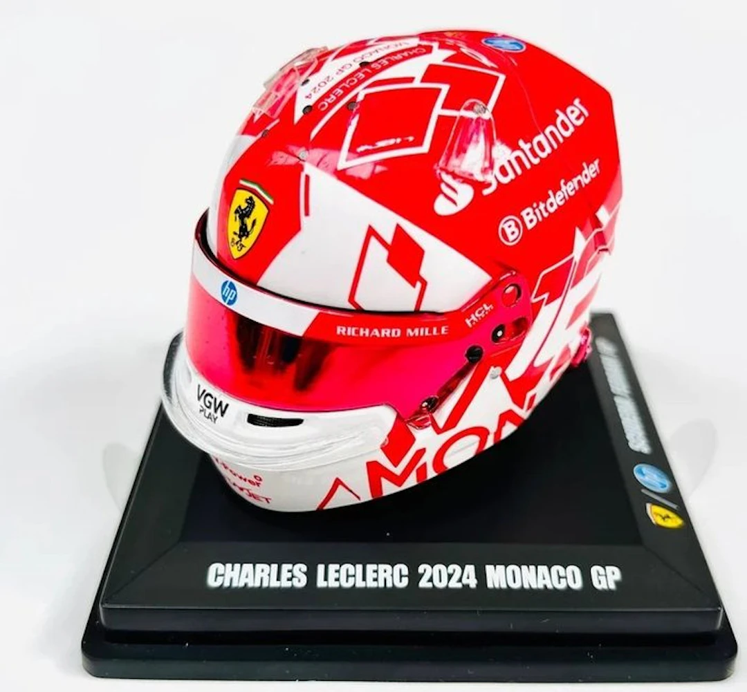 Spark 1 : 5 - Model sports car - BELL HELMET / CASQUE...