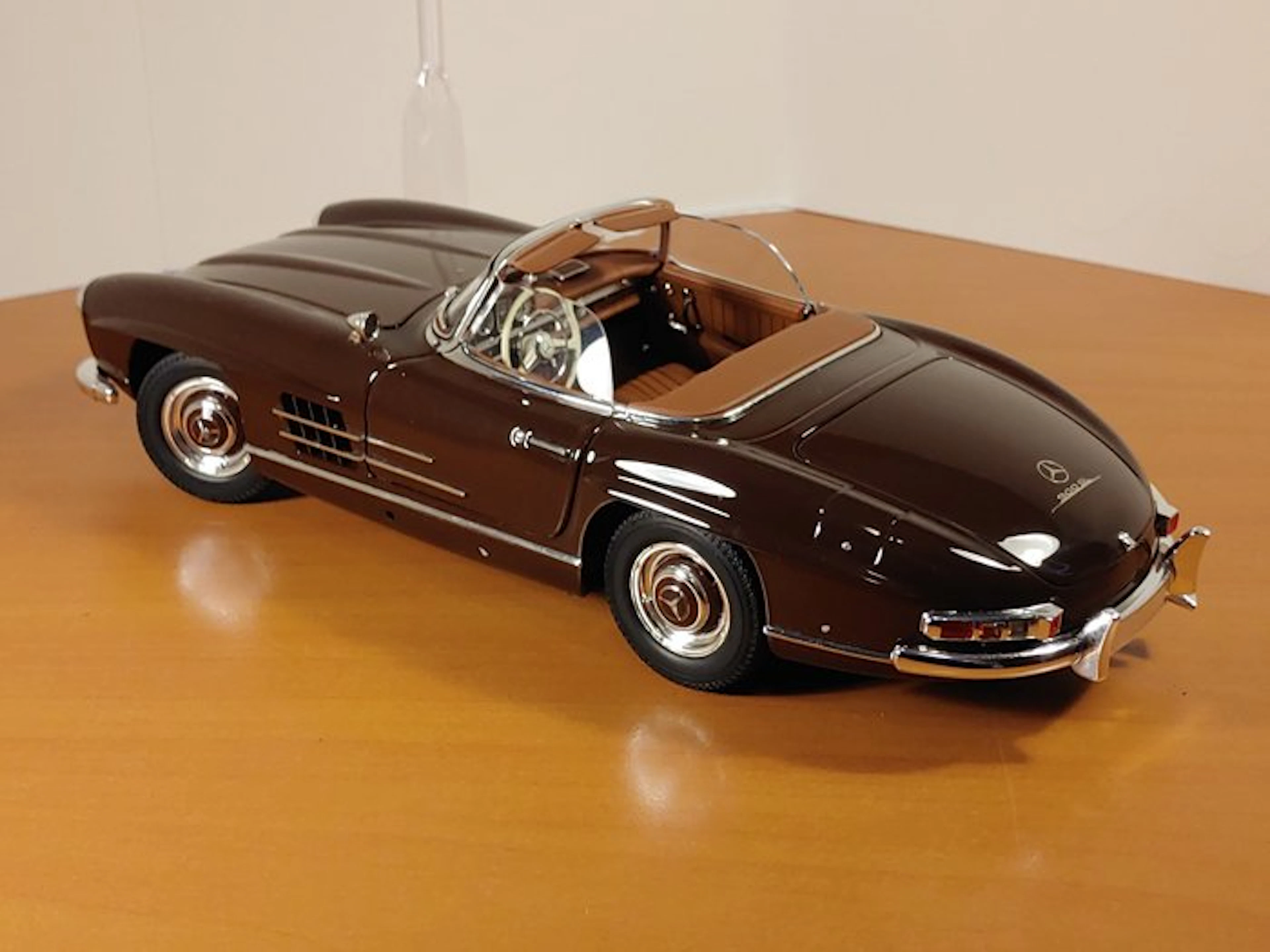 MiniChamps 1:18 - Model sports car - Mercedes -Benz 300...