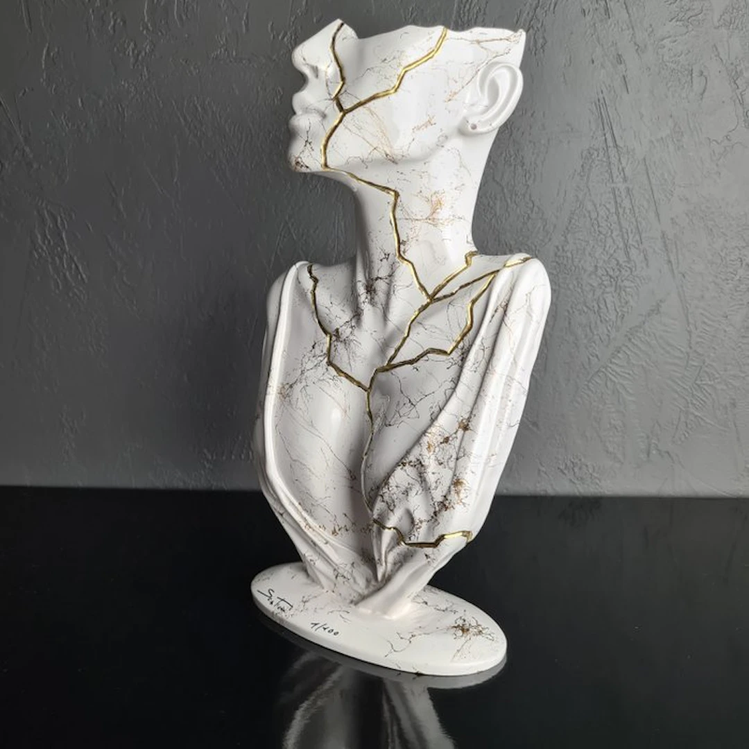 Santicri - Tired face (white and gold marble )