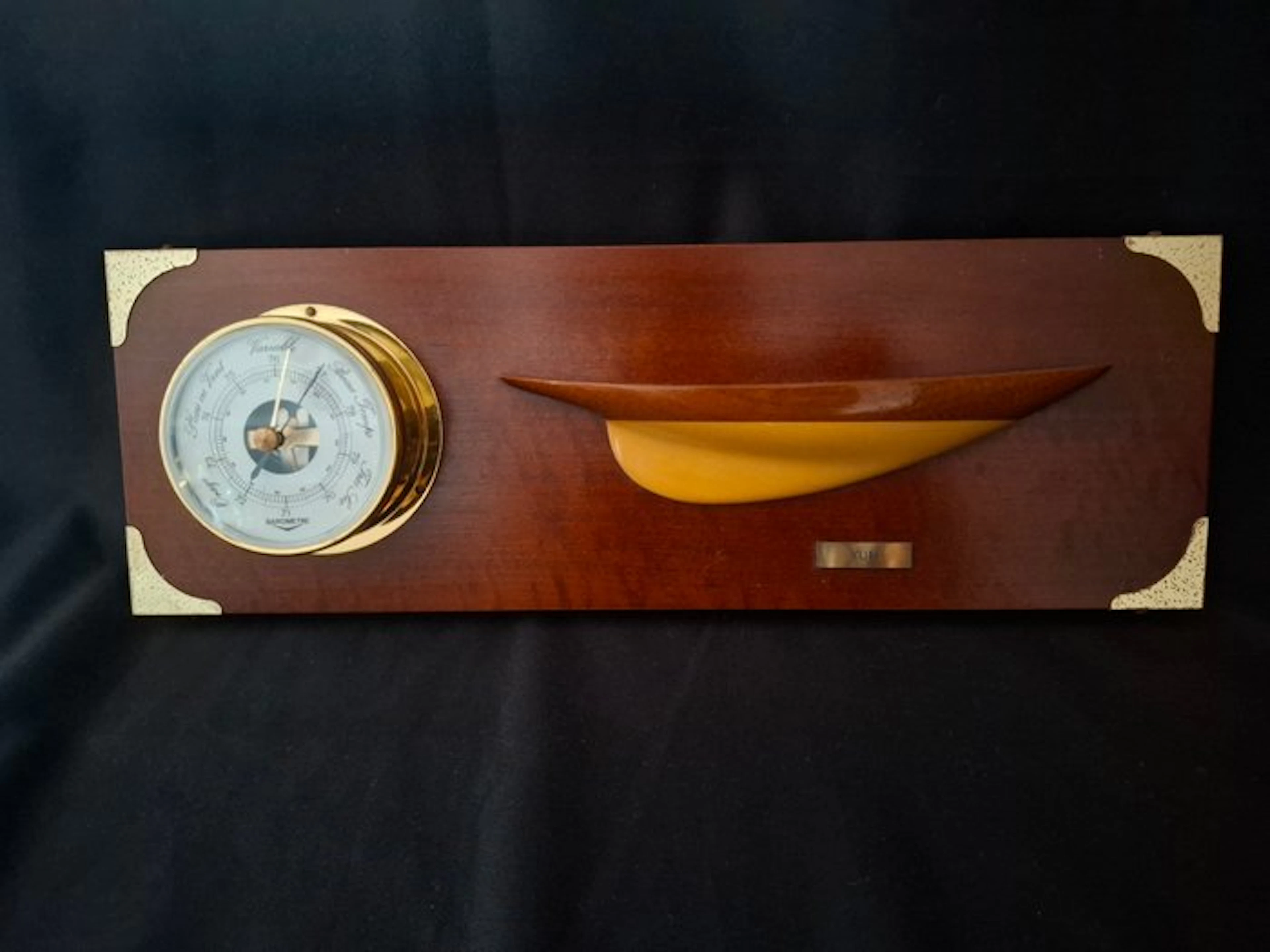Barometer - Wood, Brass, Plastic - 1980-1990 - Half-shell "Yum"