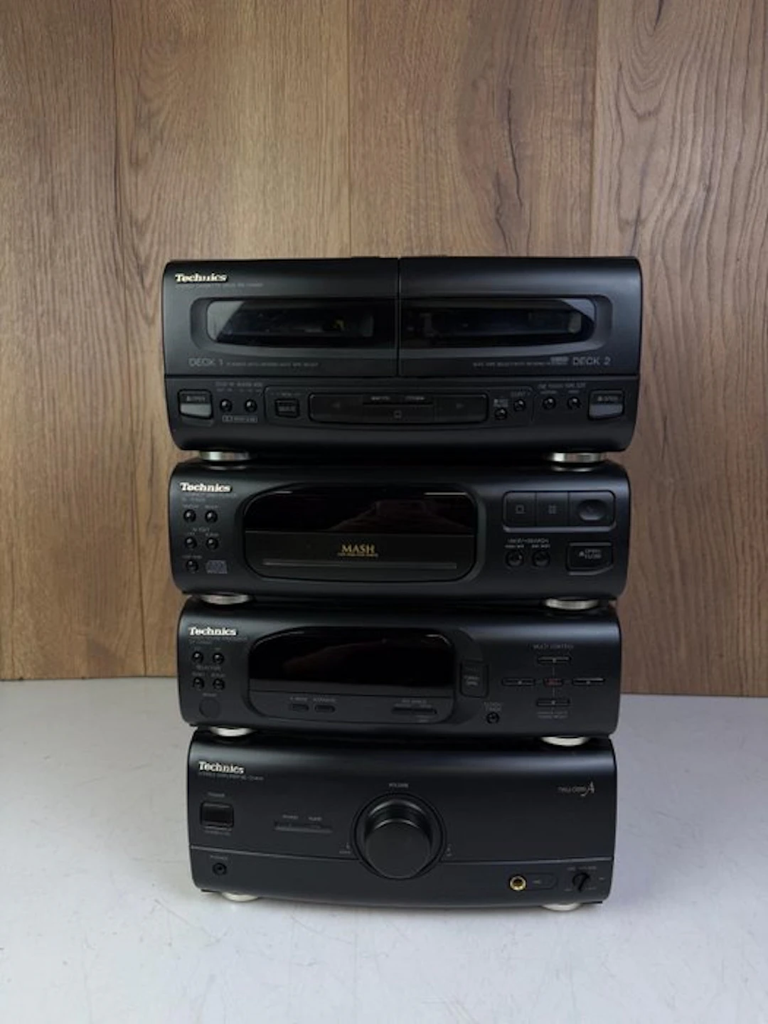 Technics - SE-CH404 Amplifier + SL-CH505 CD Player +...