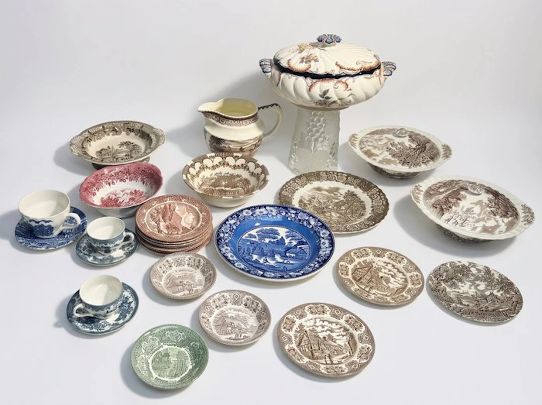 Johnson Brothers - Table service (28) - Ceramic, Porcelain