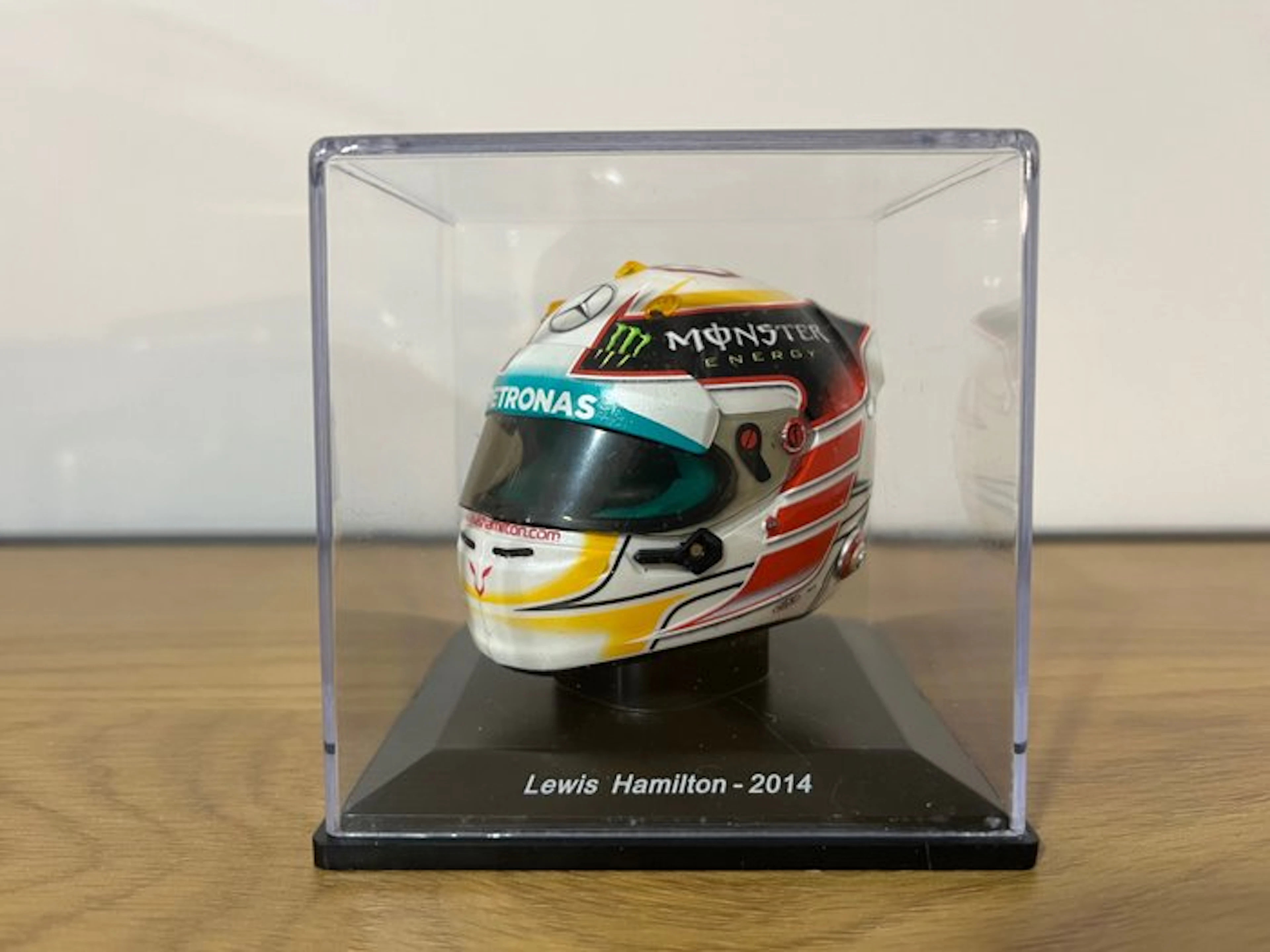 Spark 1:5 - Model race car - World Champion 2014 - Lewis Hamilton