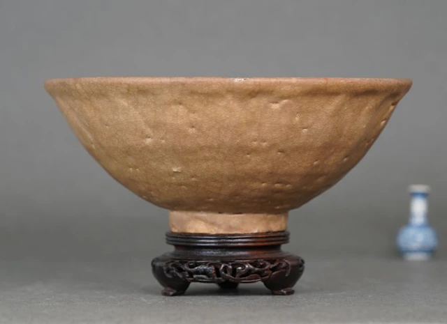 Bowl - High Quality - Lotus Petal Bowl - Longquan Celadon - Yuan Dynasty