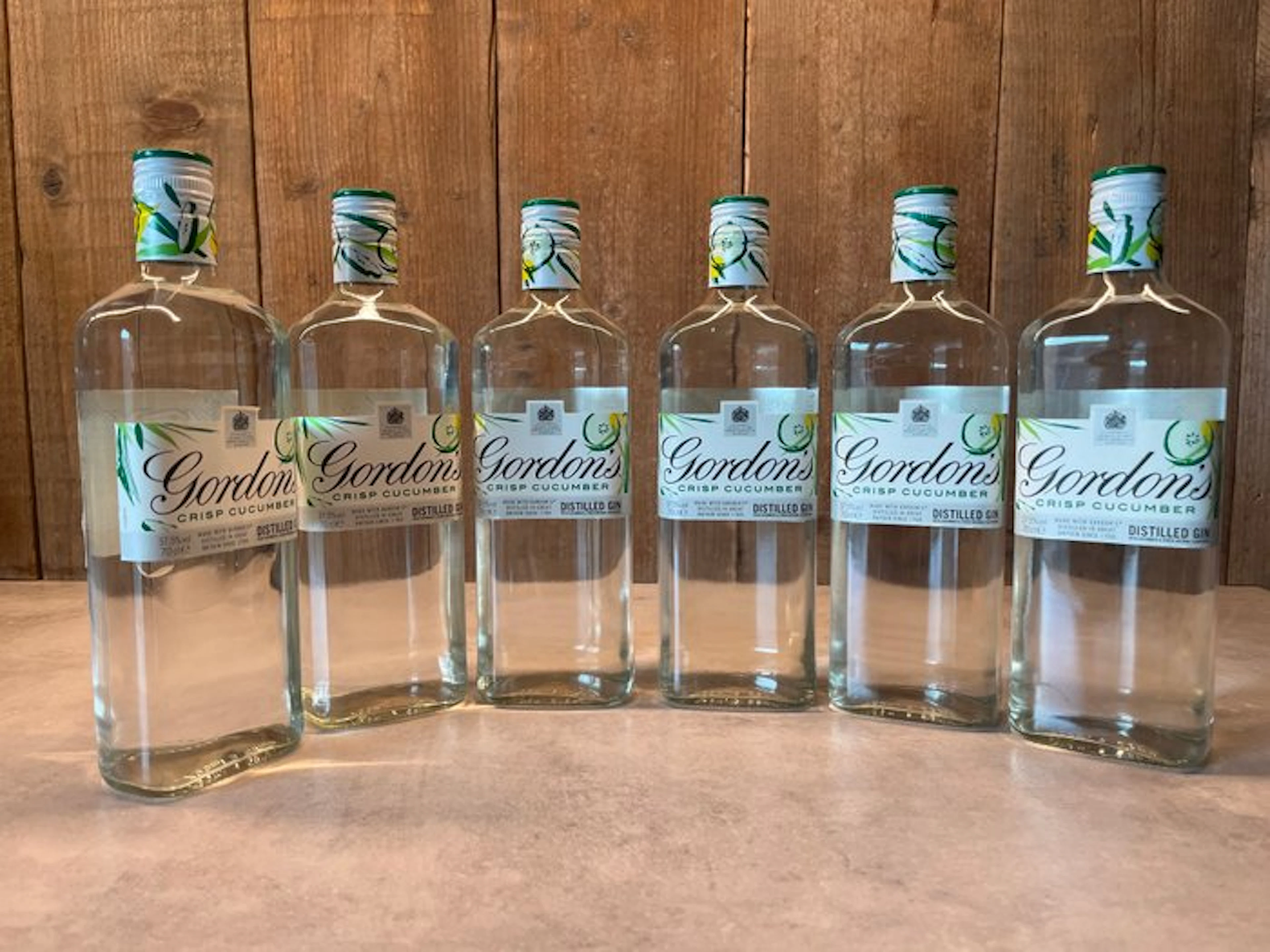Gordon's - Crisp Cucumber Distilled Gin - England - b. 2010s - 70cl - 6 bottles