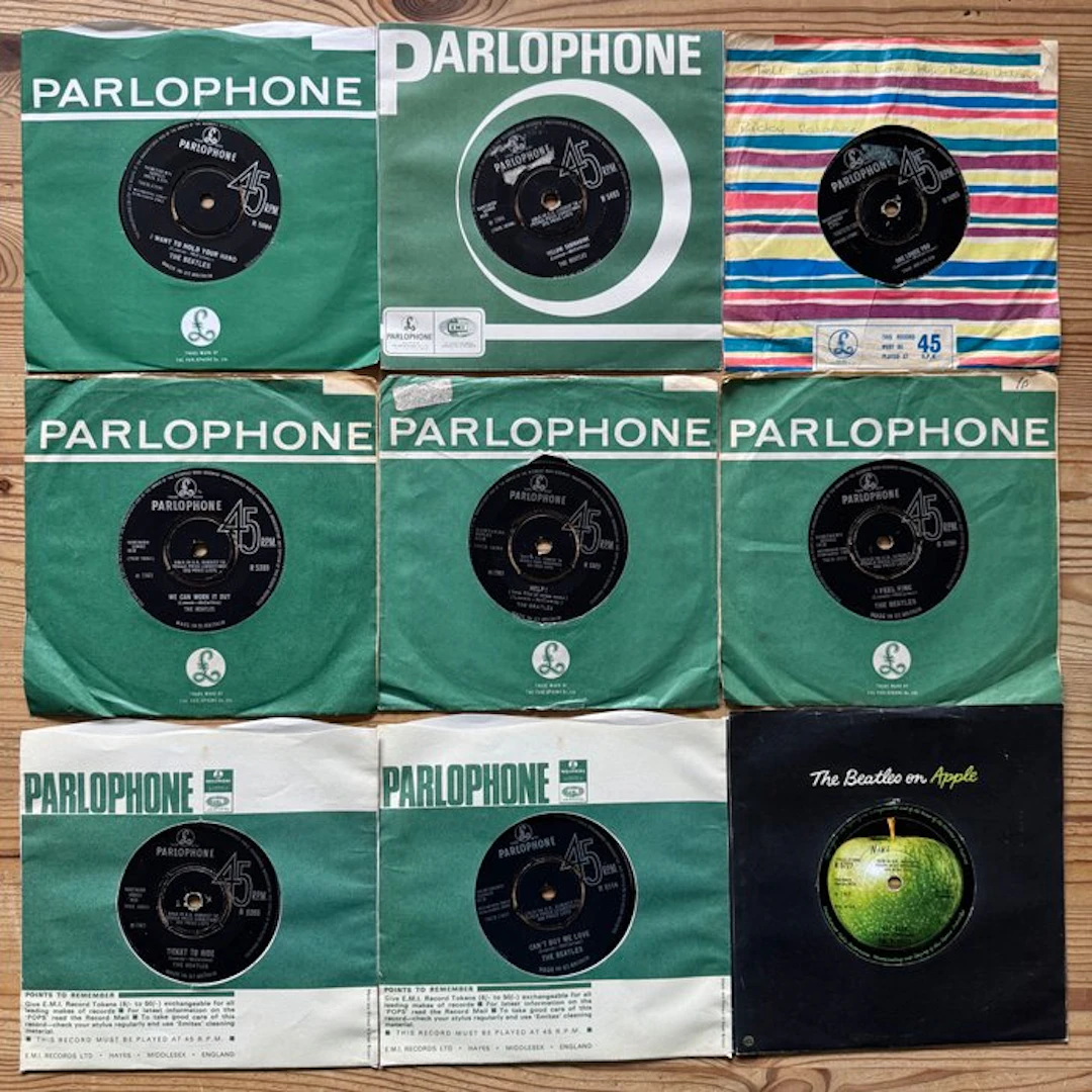 Beatles - 9 original Beatles Singles [UK first pressings]...