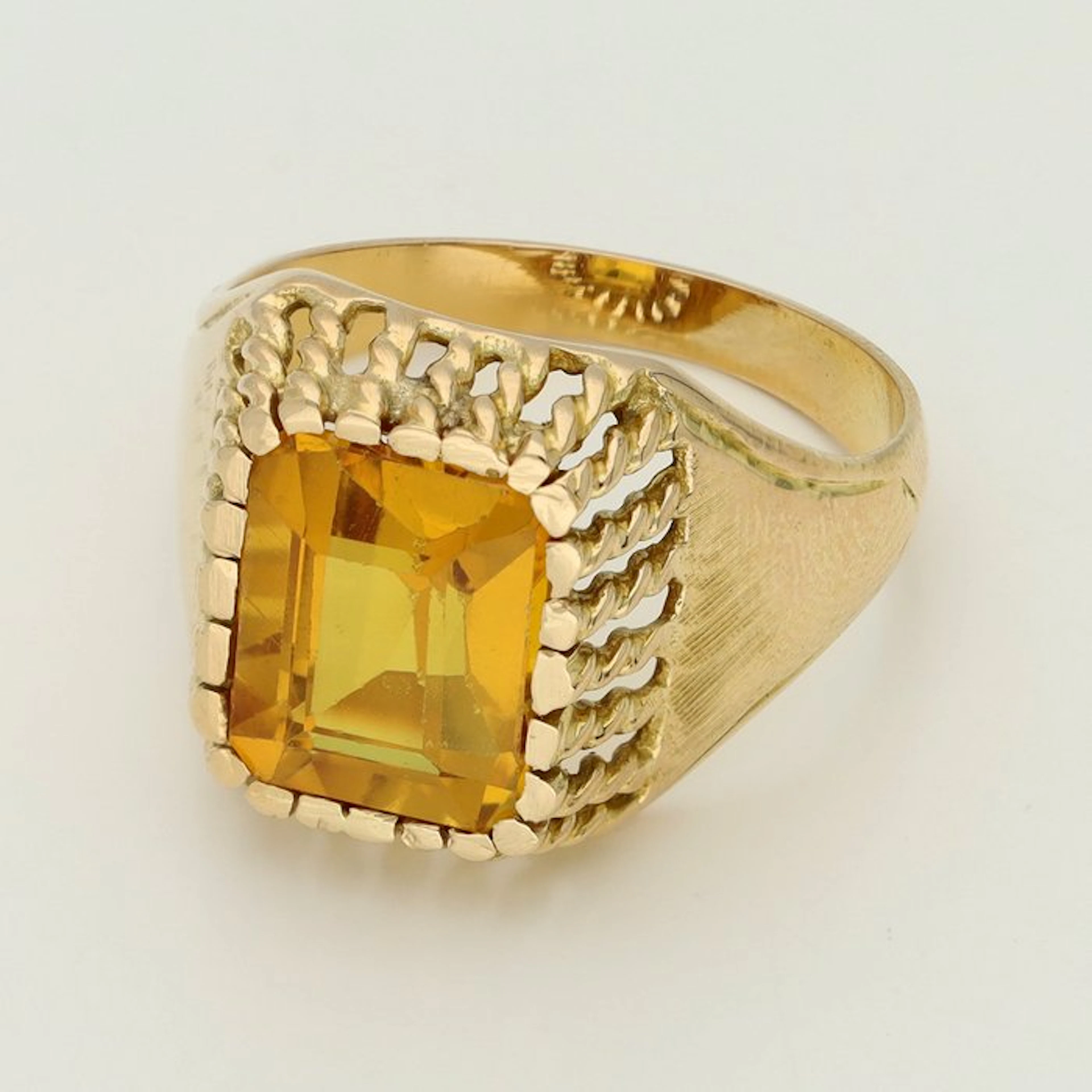 Ring - 18 kt. Yellow gold Sapphire
