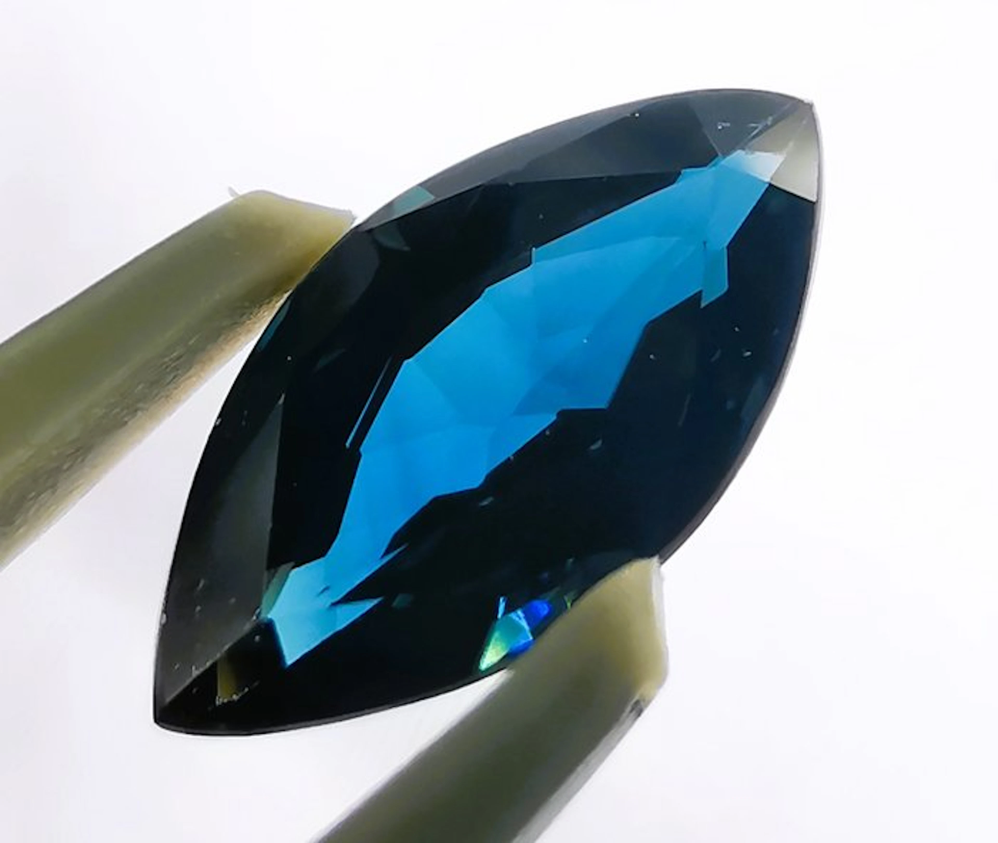 No reserve price - 1 pcs Blue Sapphire - 1.77 ct...