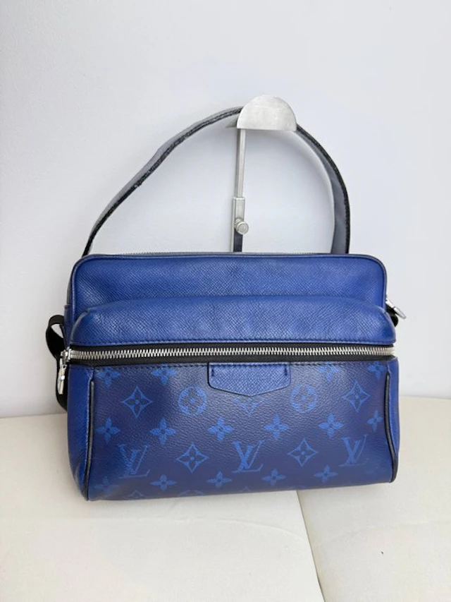 Louis Vuitton - Outdoor Messenger Taigarama - Shoulder bag