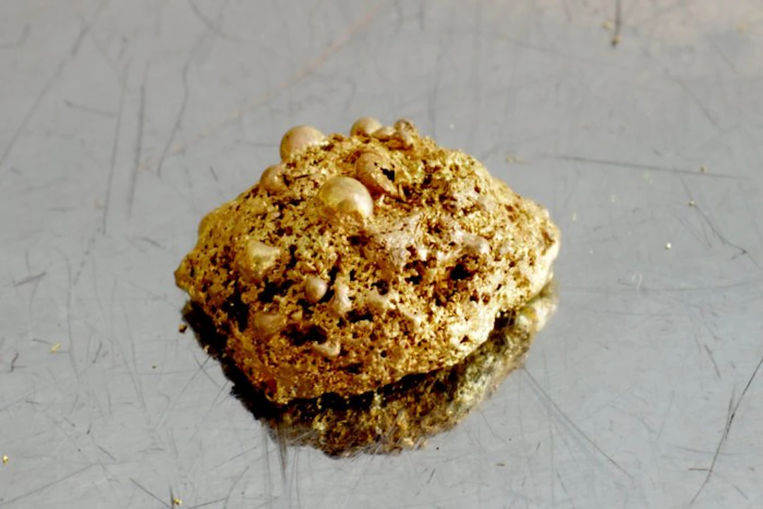 Gold Native gold, gold nugget, sponge gold 0.846 gram- 0.85 g - (1)
