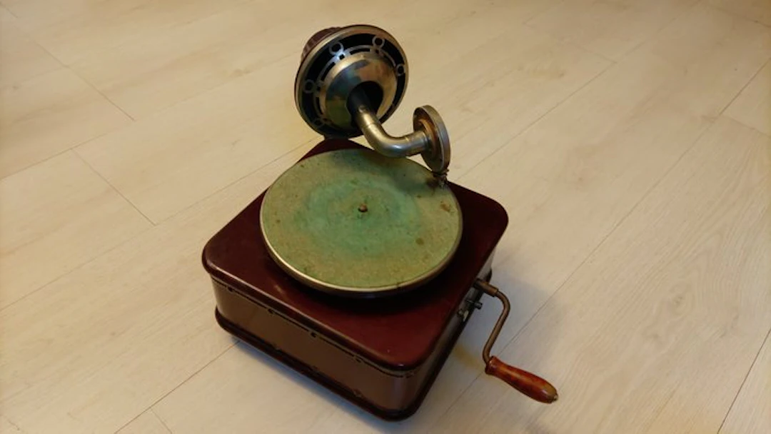 Nirona - Kinder gramophone 78 rpm gramophone player