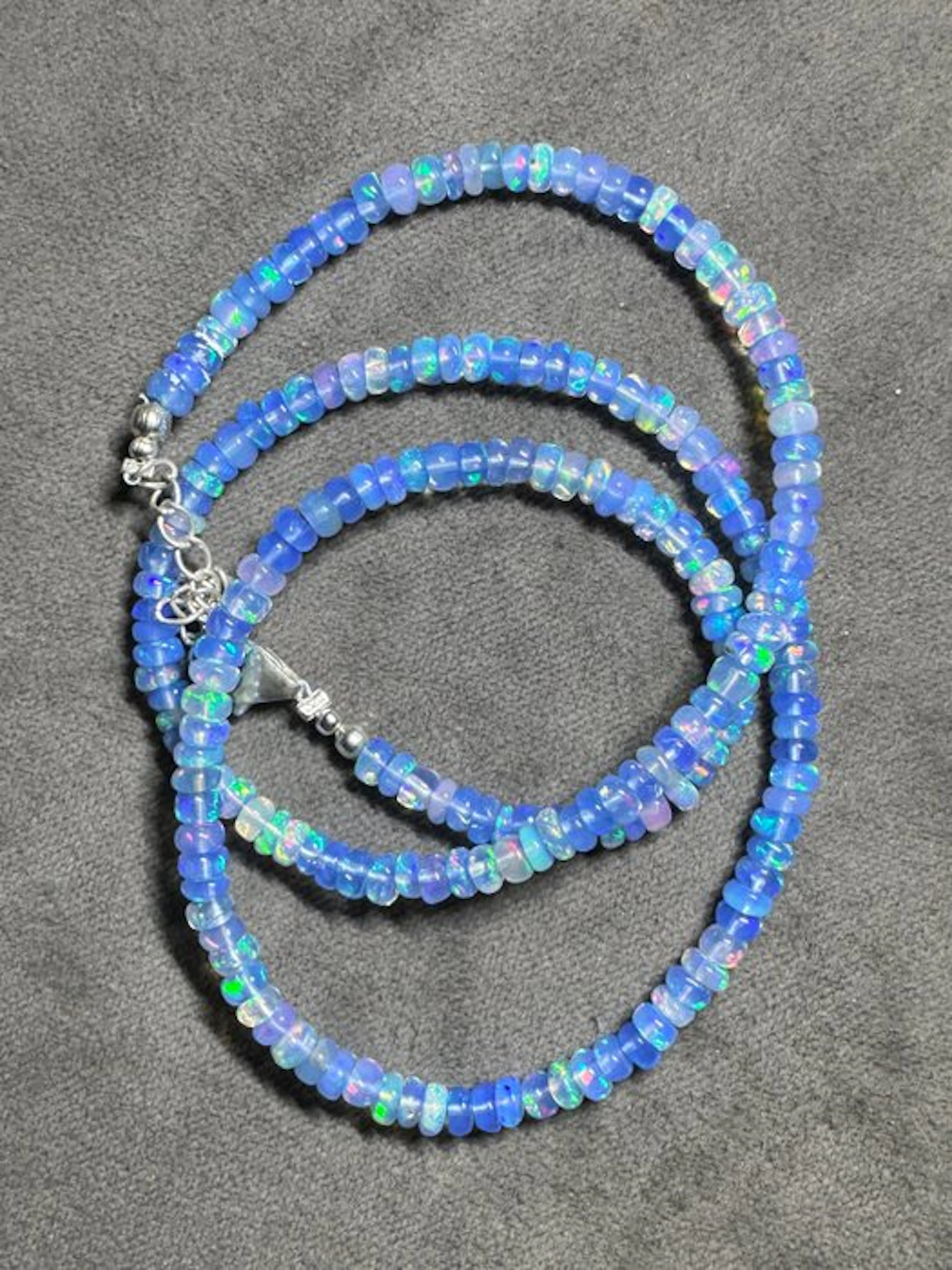 Smooth blue opal necklace from Ethiopia + 925 silver...