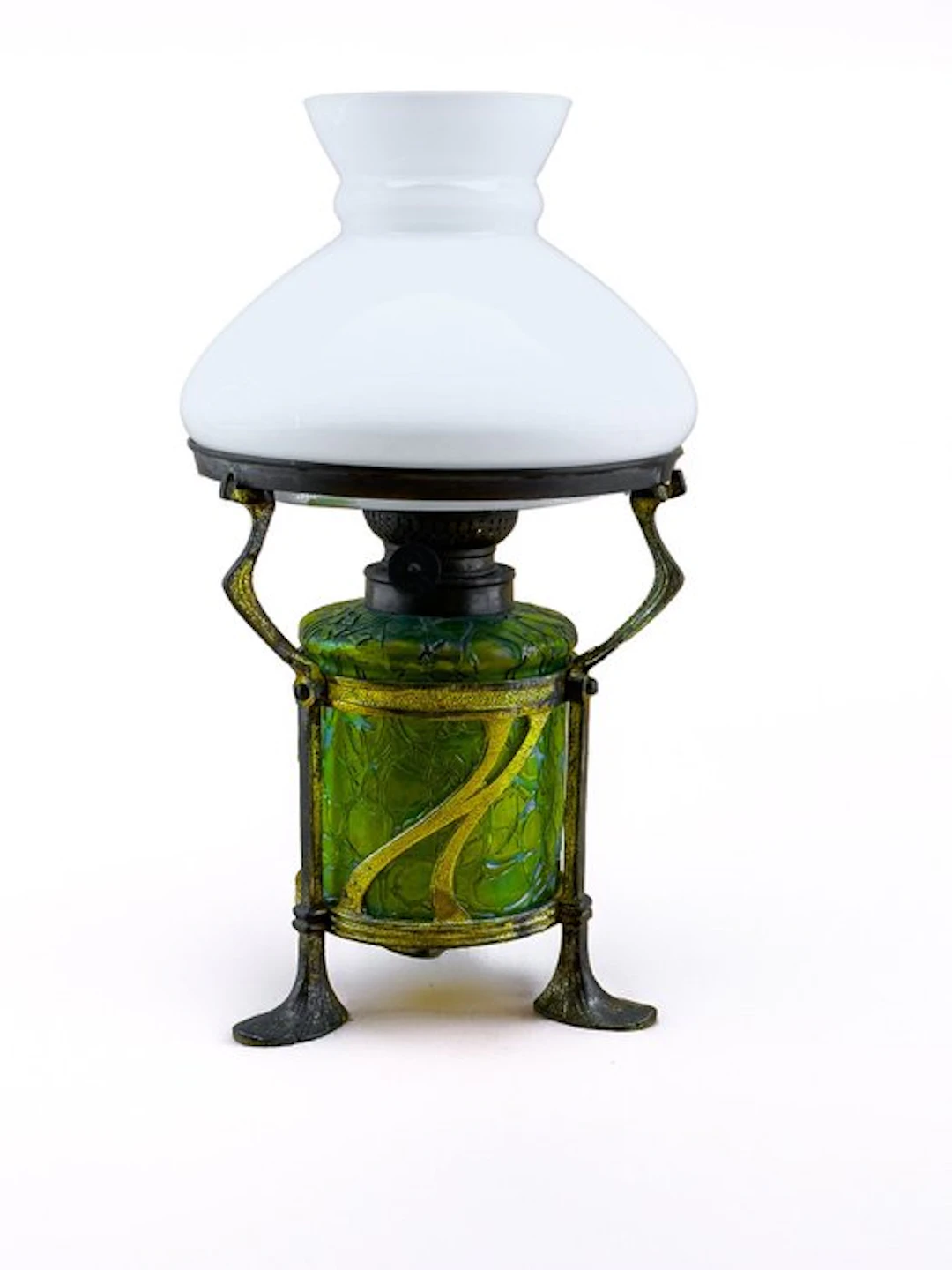 Oil lamp - Opaline glass - Art Nouveau Iridescent