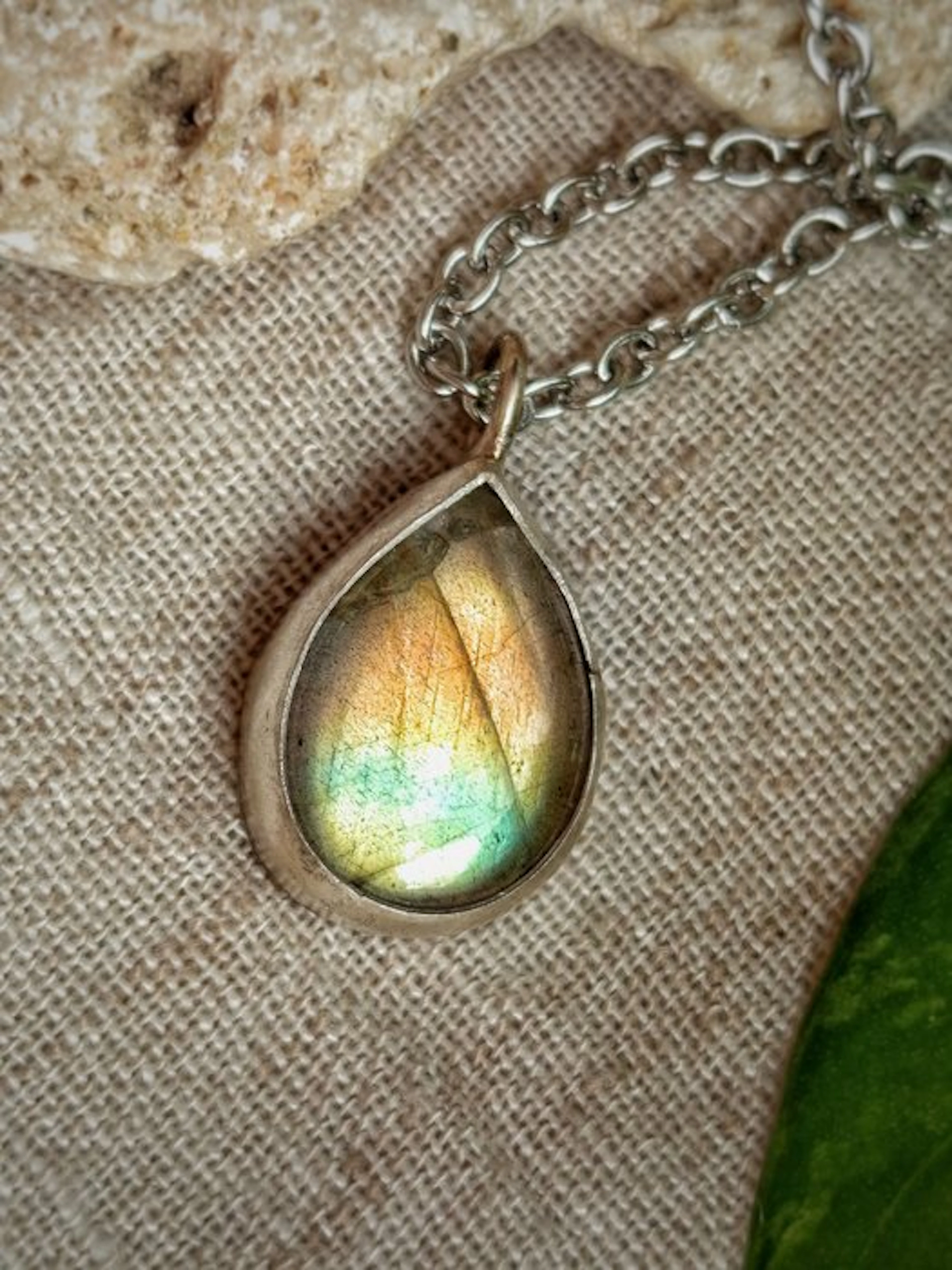 Handmade jewelry "Leaf" in 925 silver with multicolor labradorite