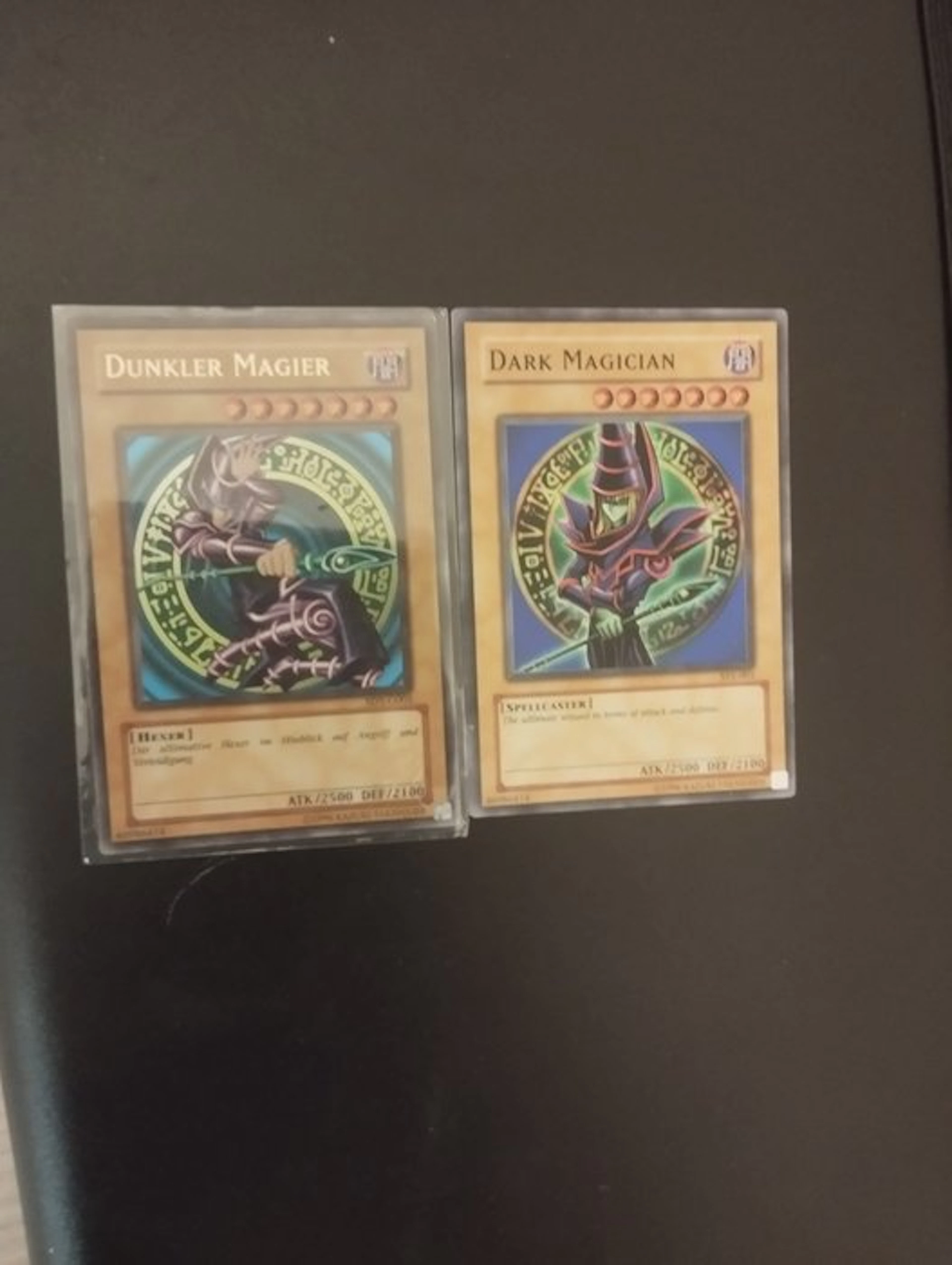 Konami - 2 Card - Yu-Gi-Oh! - Dark Magician Reprint