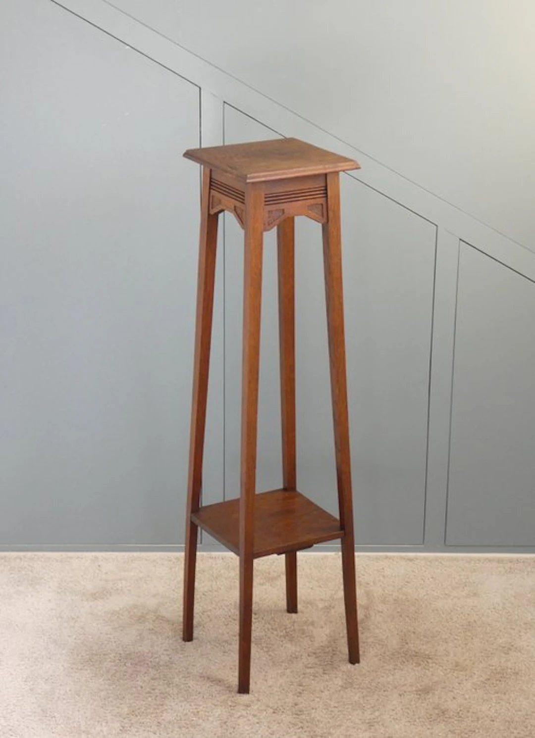 Plant table - Tall side table (109 cm) - oak wood