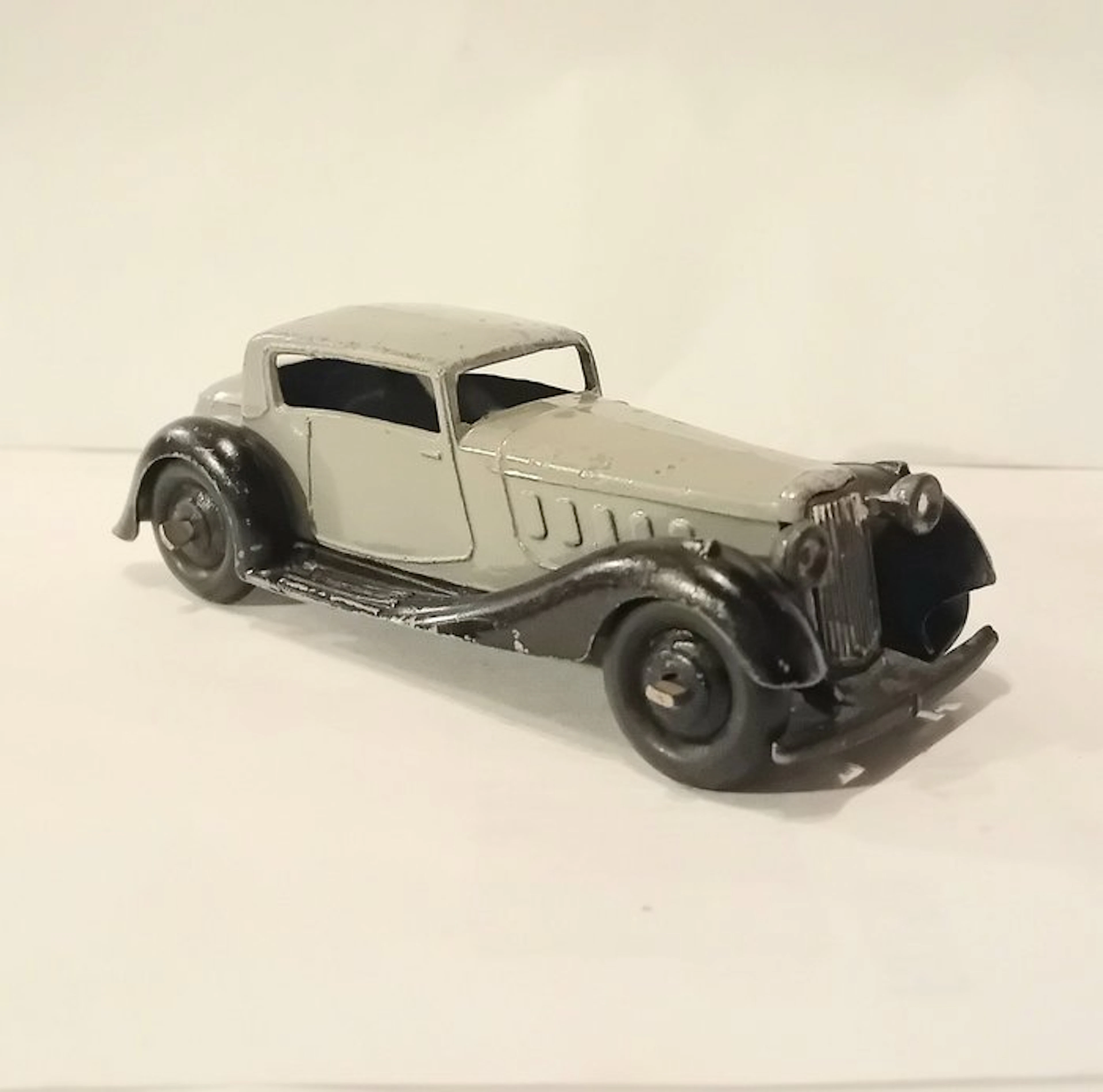 Dinky Toys 1:43 - Model coupé - Humber Vogue (36C)