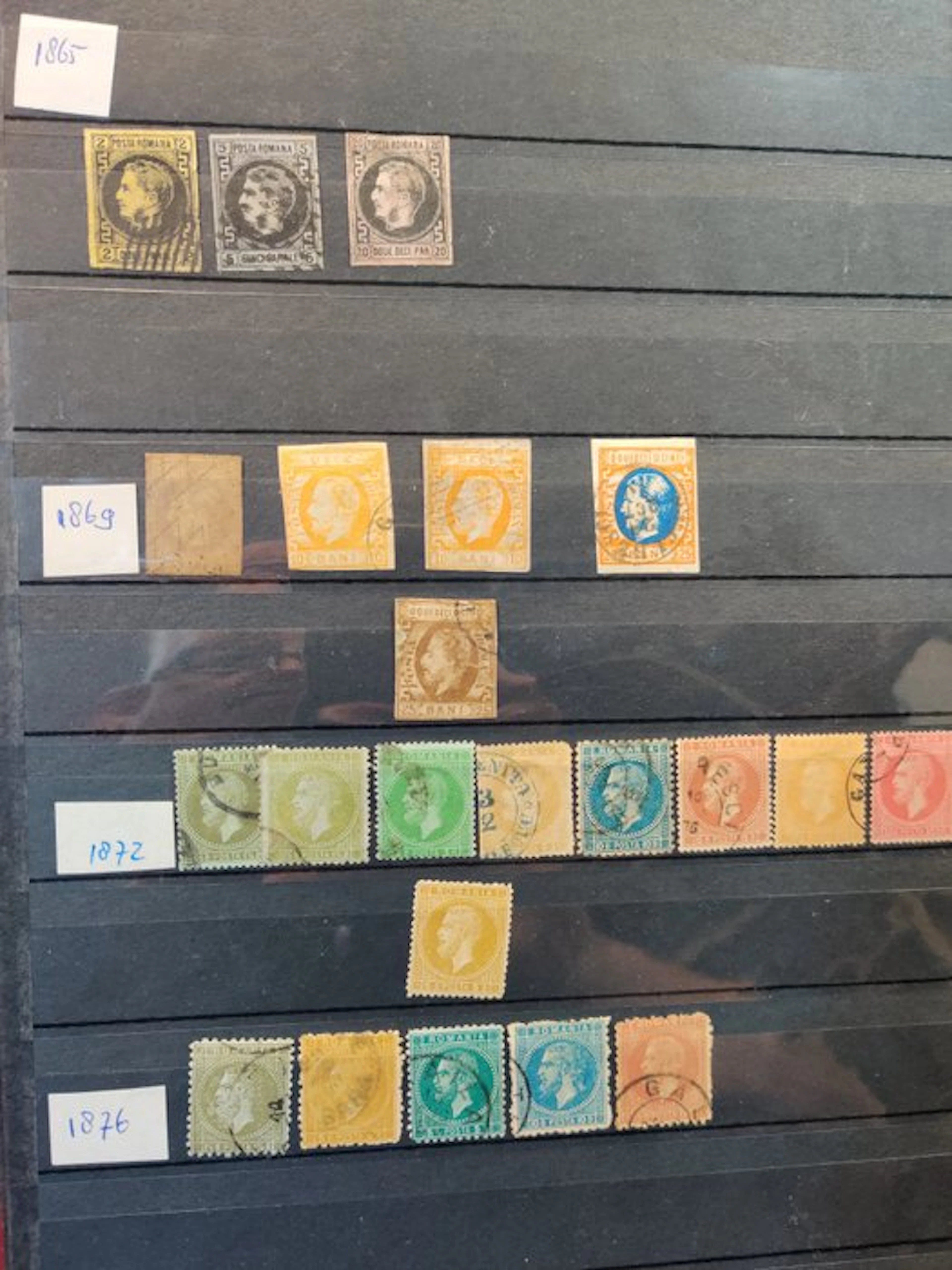 Romania 1857/1957 - Strong collection in a thick stock book
