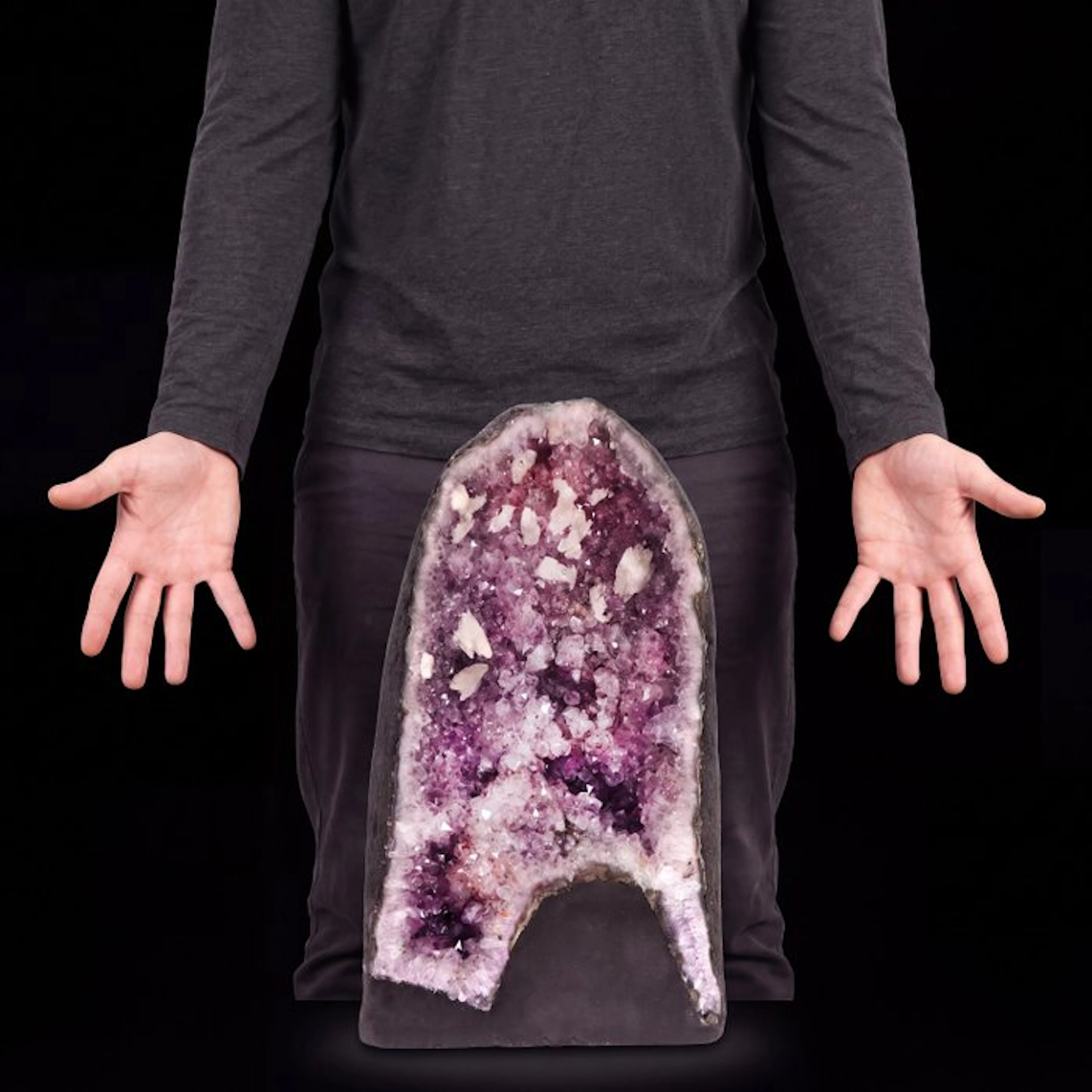 Vivid Amethyst - 'Calcite Needles' Geode - 39x22x20 cm- 16.8 kg