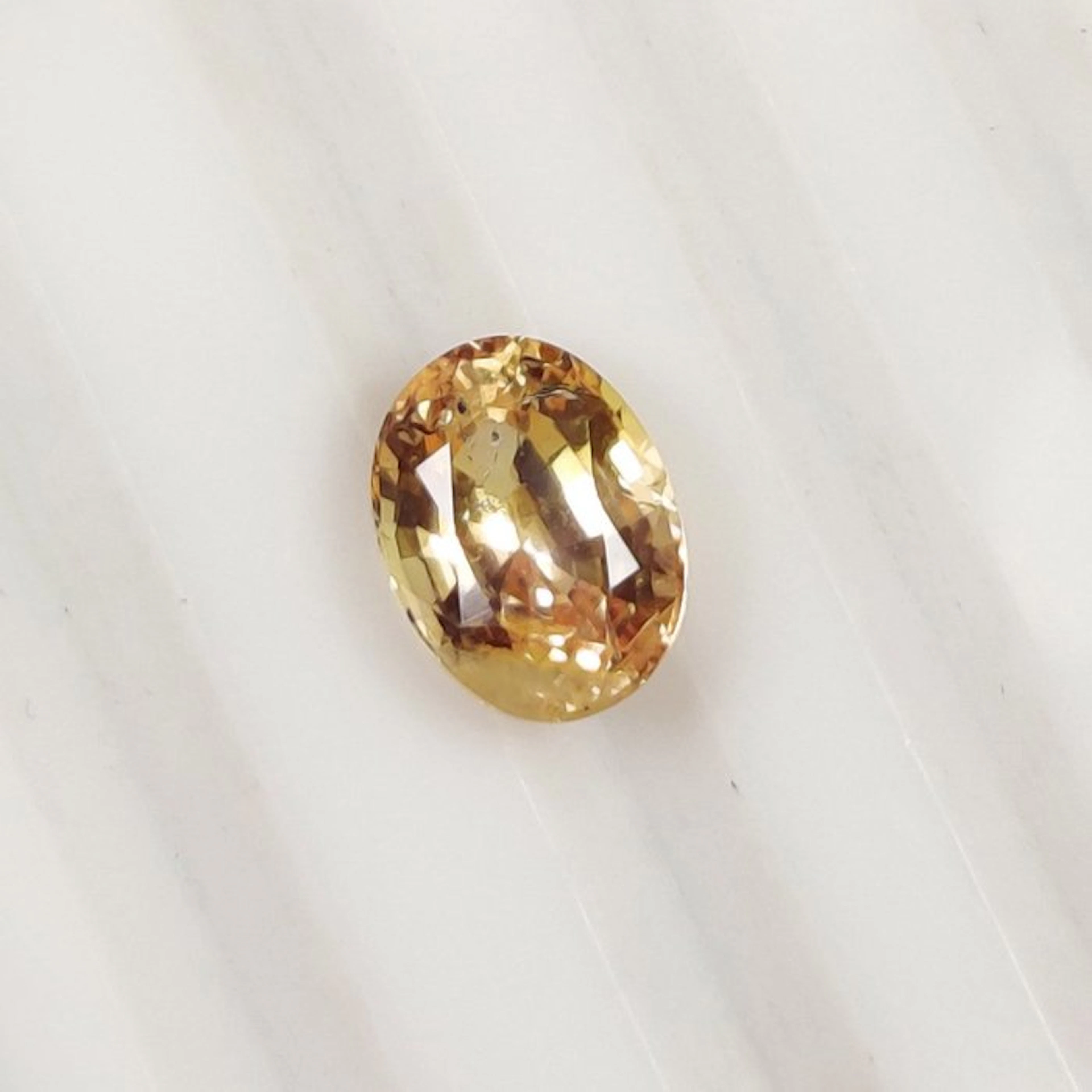 Orange, Yellow Sapphire - 3.12 ct - International Colored...